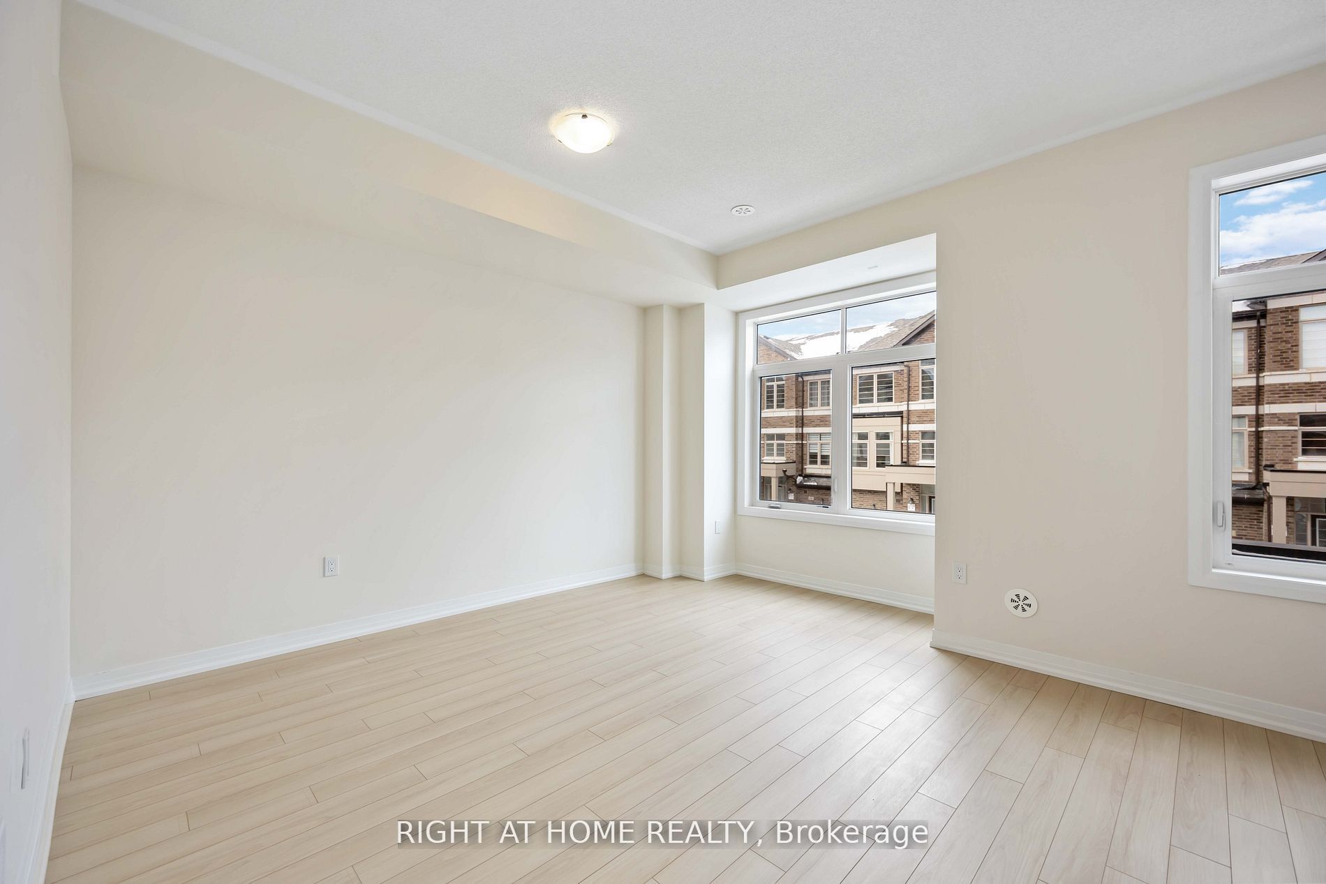 Photo 12 of 31 Sissons Way, Markham, Box Grove — HOMEH