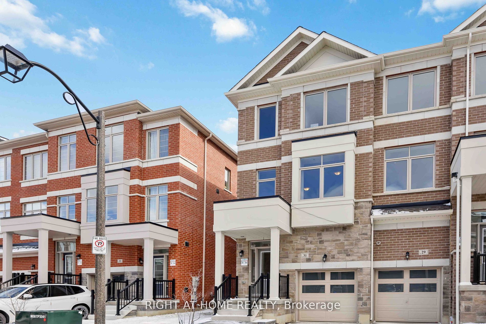 Photo 3 of 31 Sissons Way, Markham, Box Grove — HOMEH