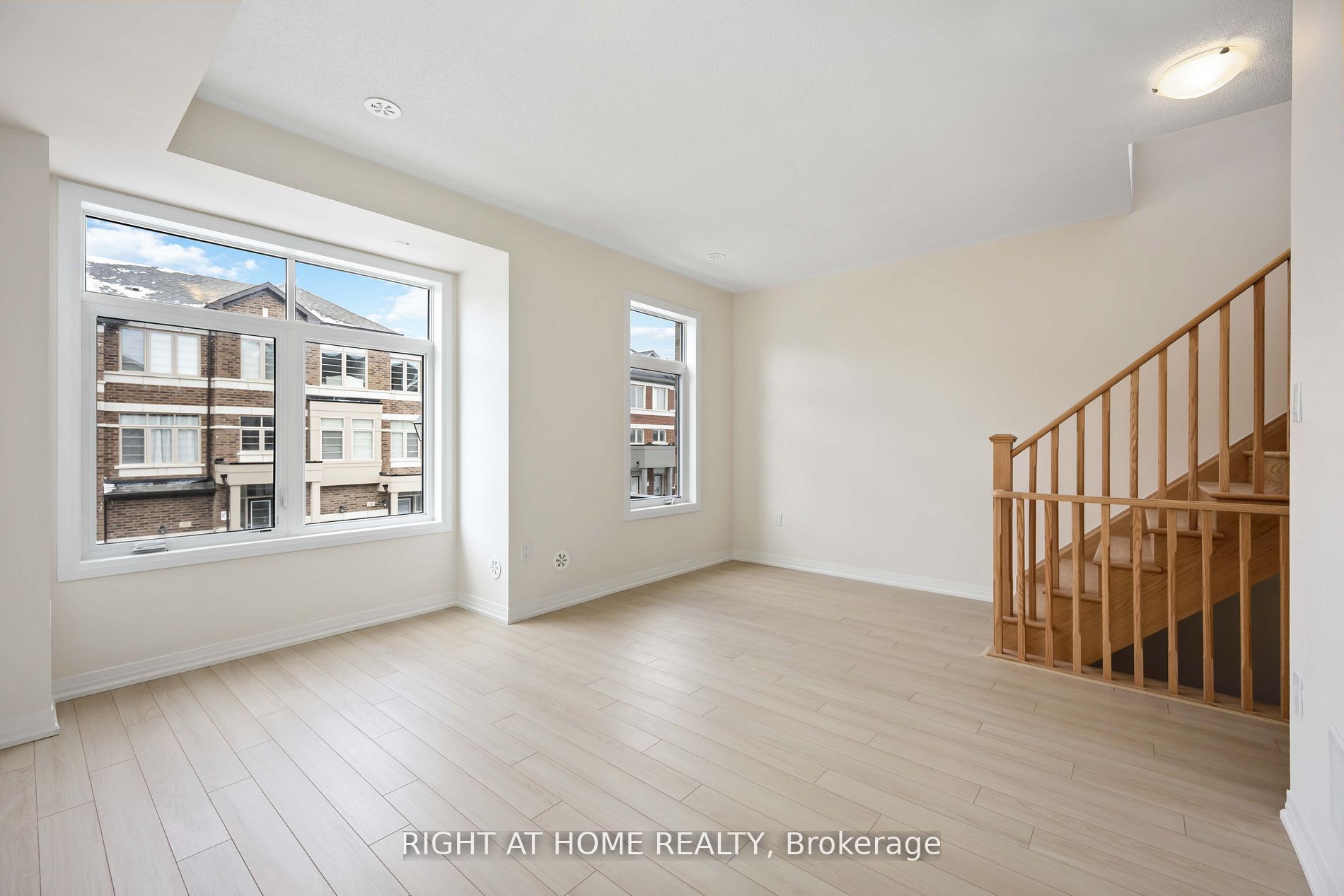 Photo 10 of 31 Sissons Way, Markham, Box Grove — HOMEH