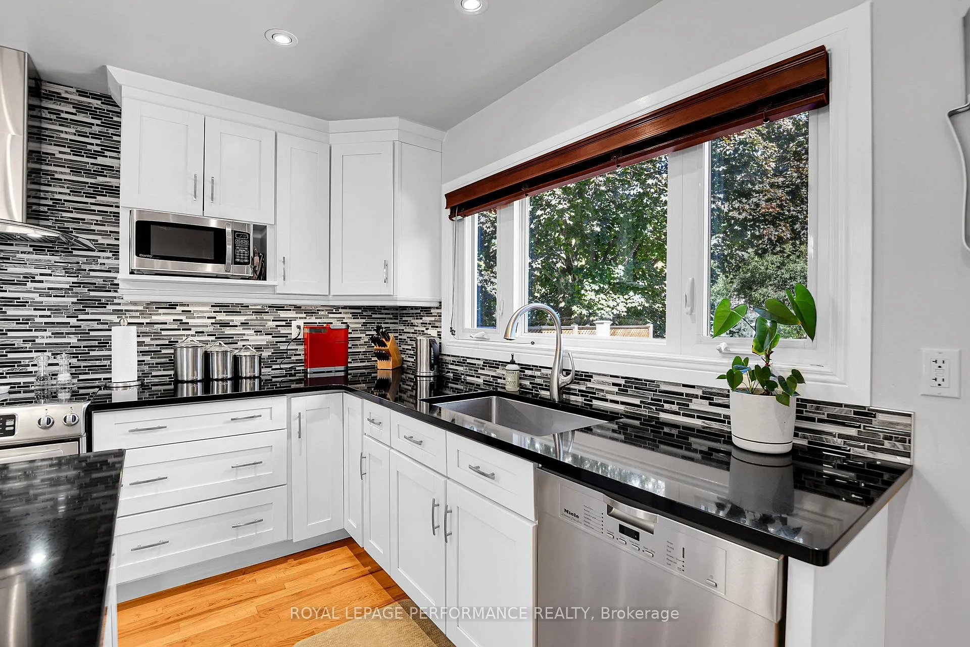 Photo 13 of 2239 Webster Avenue, Ottawa, Alta Vista — HOMEH
