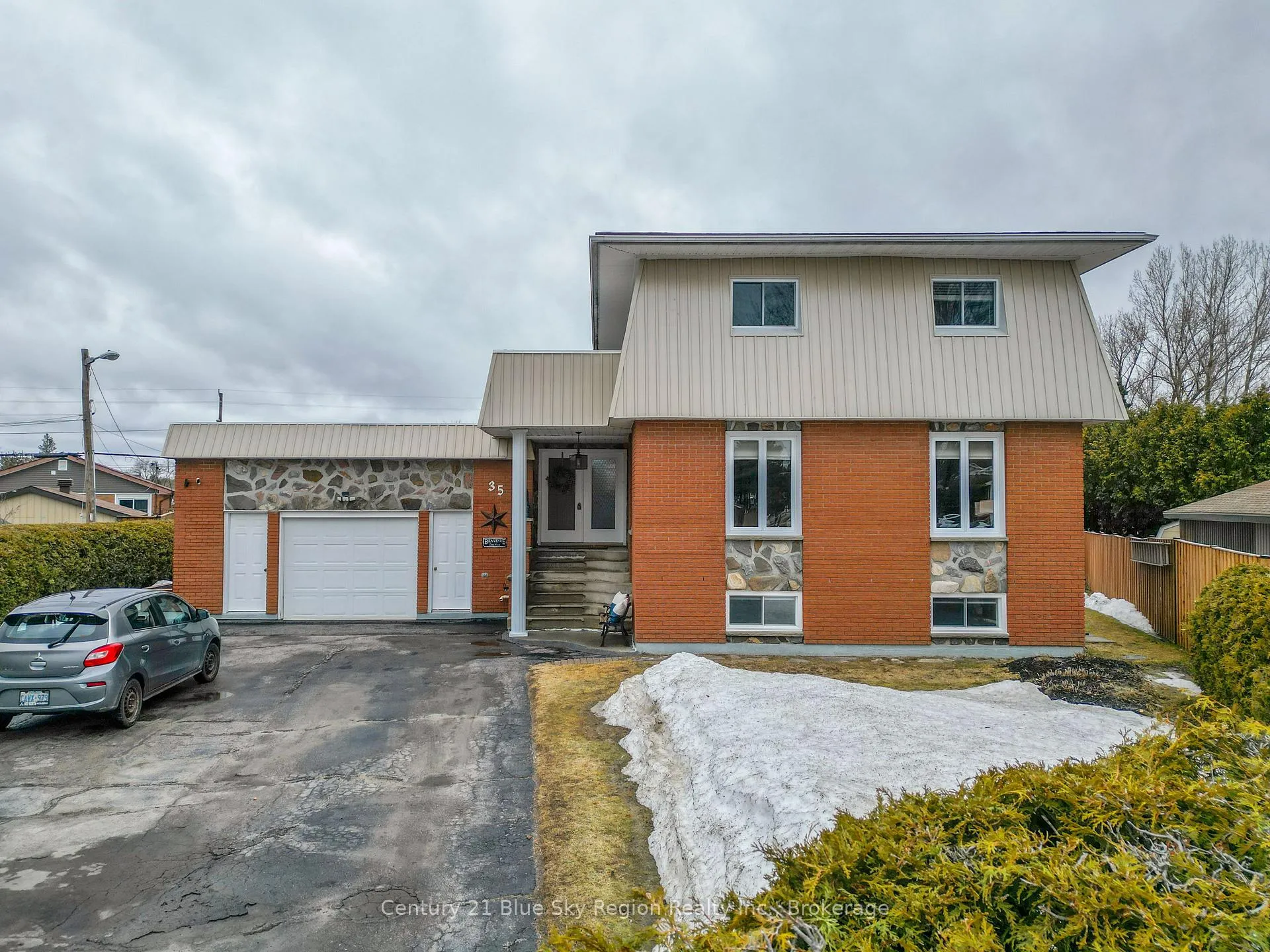 Photo 1 of 35 Chateau Terrace, West Nipissing, Sturgeon Falls — HOMEH