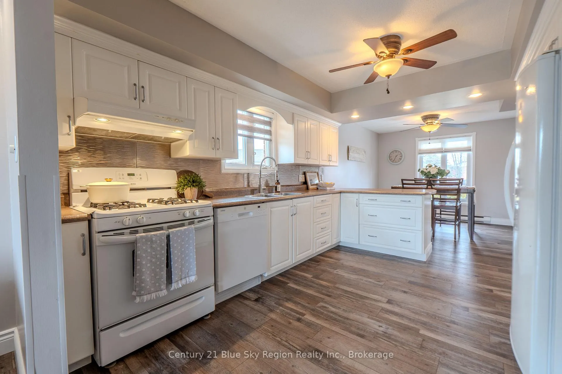 Photo 4 of 35 Chateau Terrace, West Nipissing, Sturgeon Falls — HOMEH