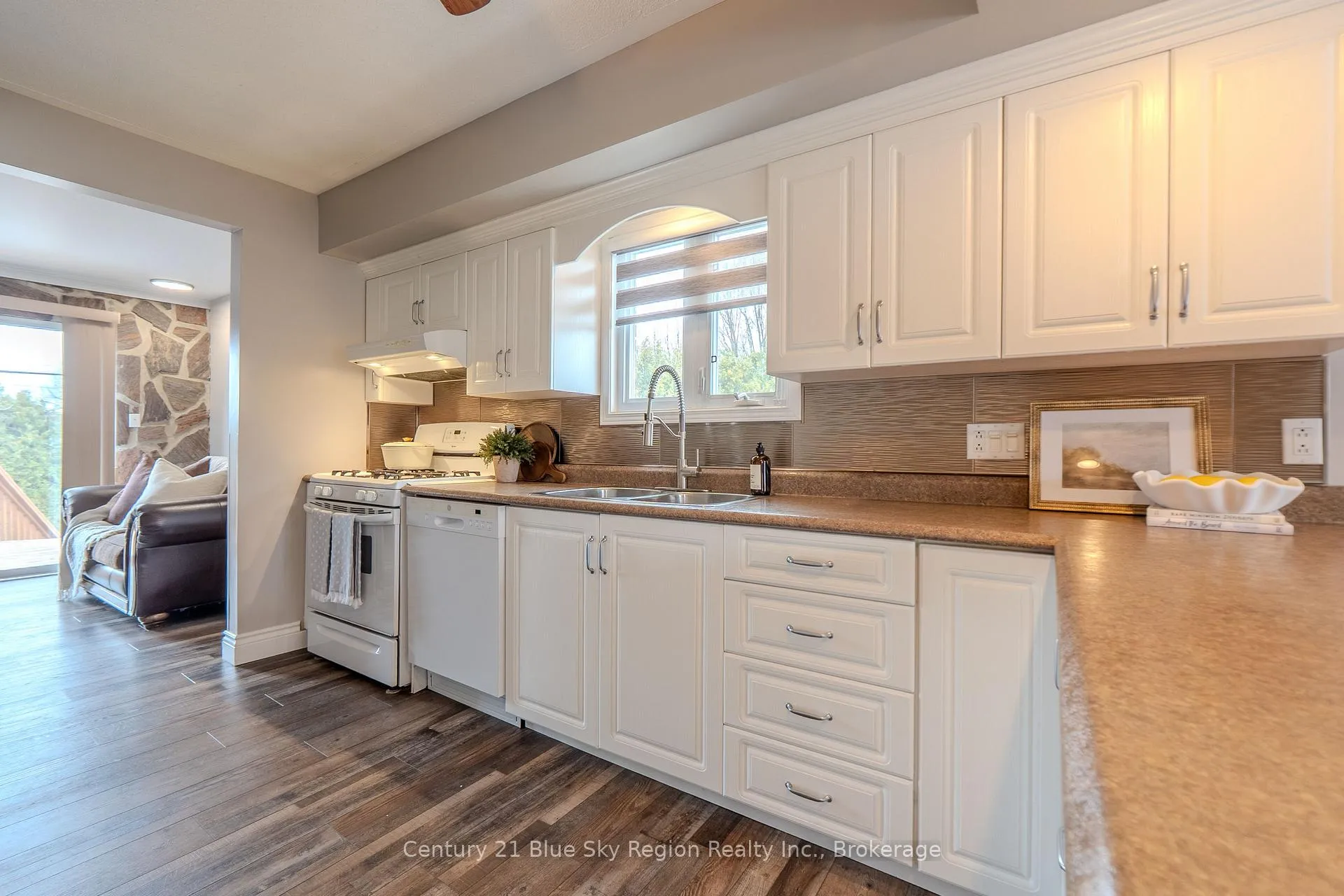 Photo 6 of 35 Chateau Terrace, West Nipissing, Sturgeon Falls — HOMEH