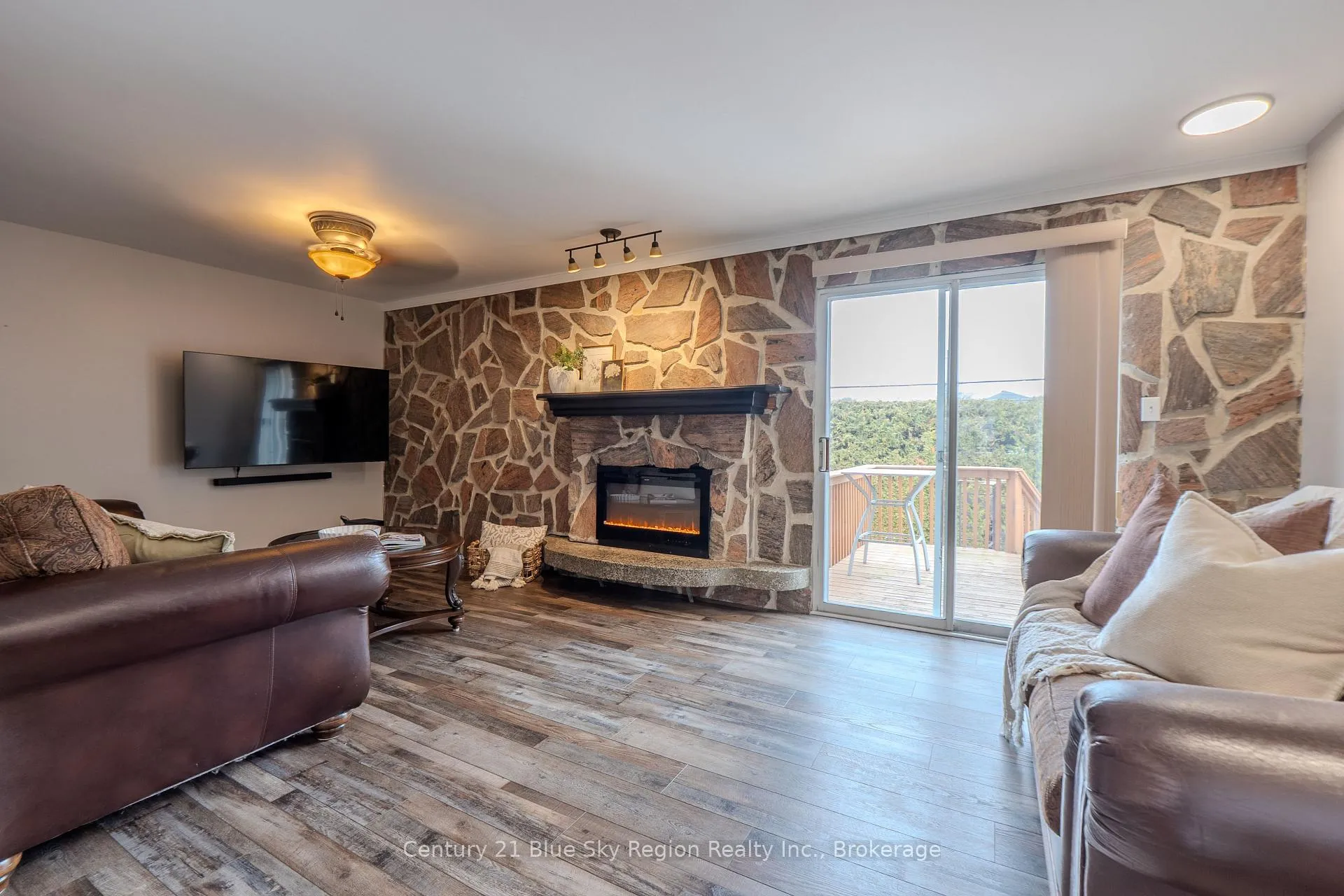 Photo 12 of 35 Chateau Terrace, West Nipissing, Sturgeon Falls — HOMEH