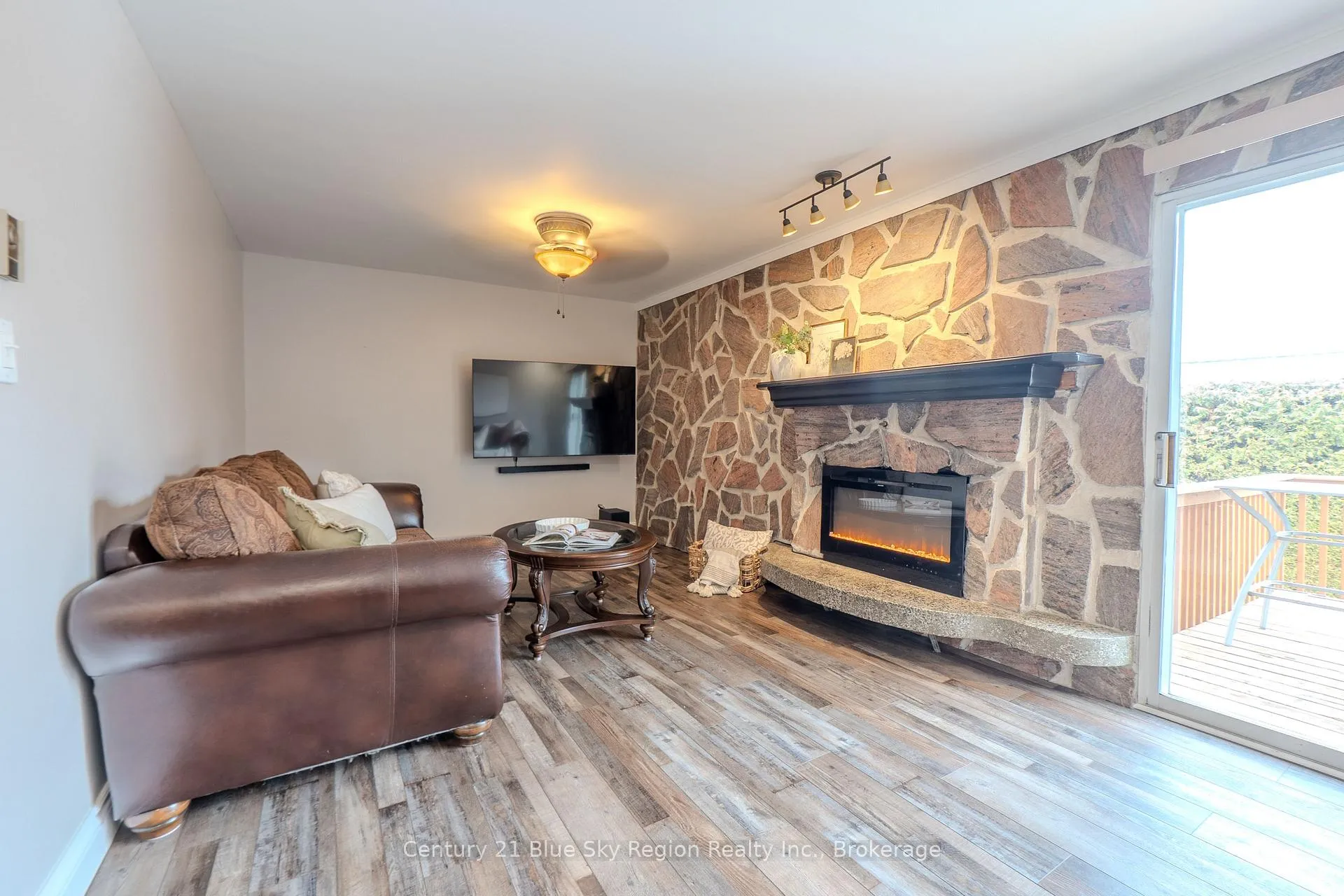 Photo 13 of 35 Chateau Terrace, West Nipissing, Sturgeon Falls — HOMEH