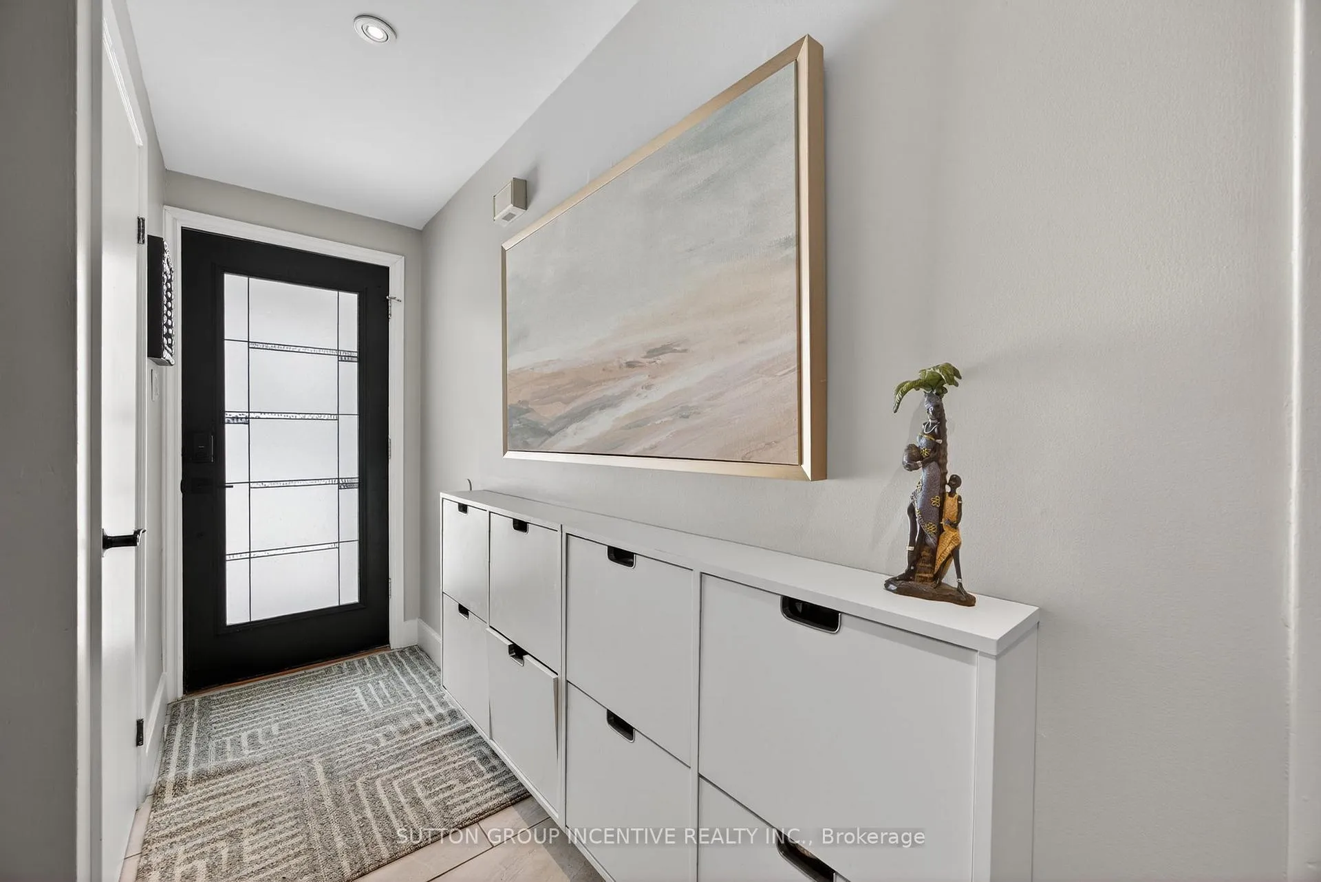 Photo 3 of 56 Shakespeare Crescent, Barrie, Letitia Heights — HOMEH