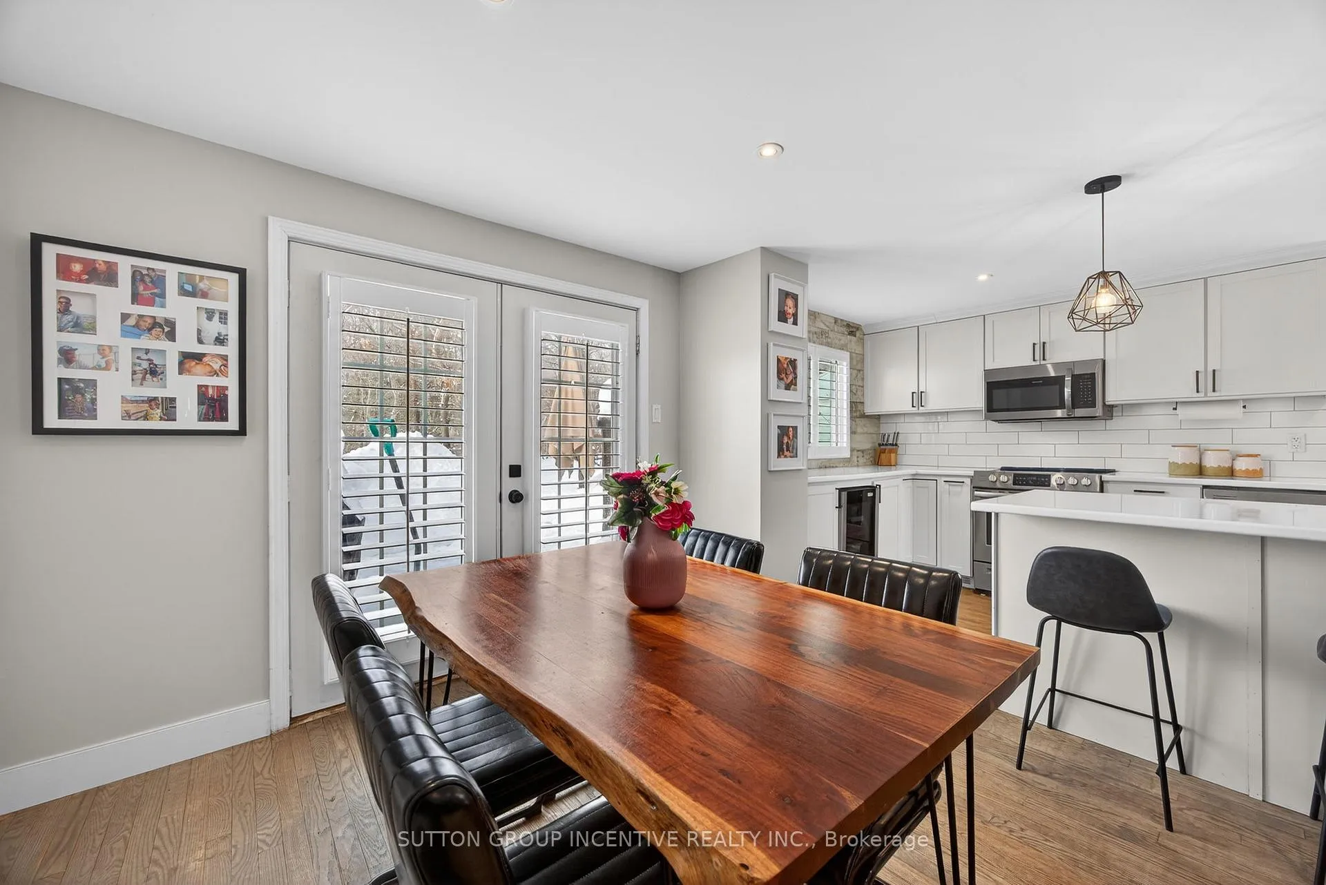 Photo 10 of 56 Shakespeare Crescent, Barrie, Letitia Heights — HOMEH