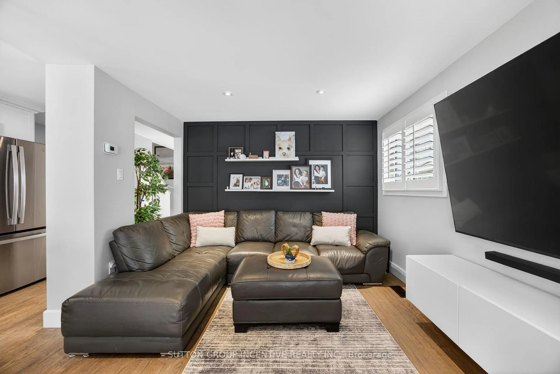 Photo 14 of 56 Shakespeare Crescent, Barrie, Letitia Heights — HOMEH
