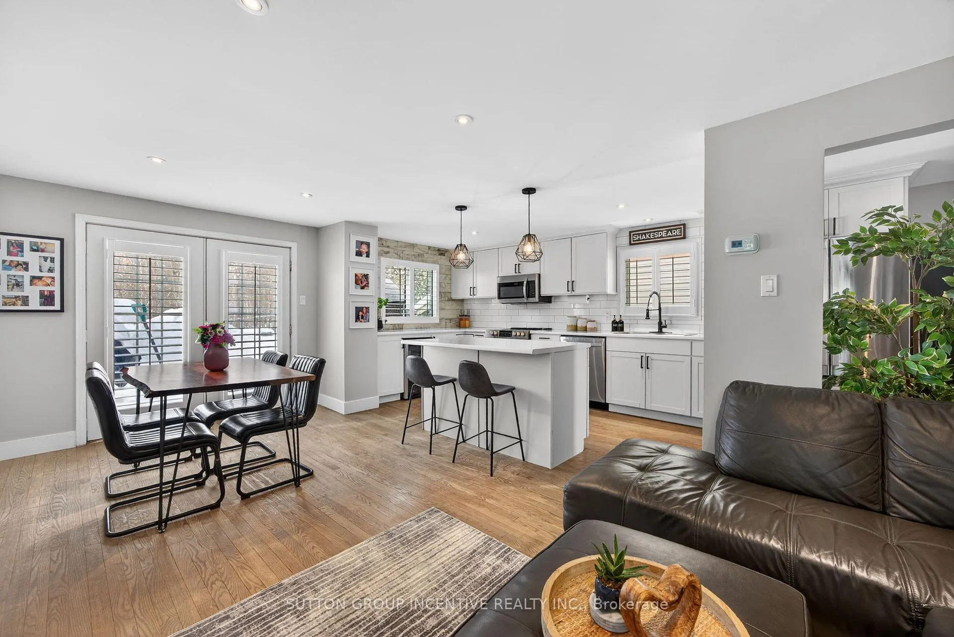 Photo 16 of 56 Shakespeare Crescent, Barrie, Letitia Heights — HOMEH