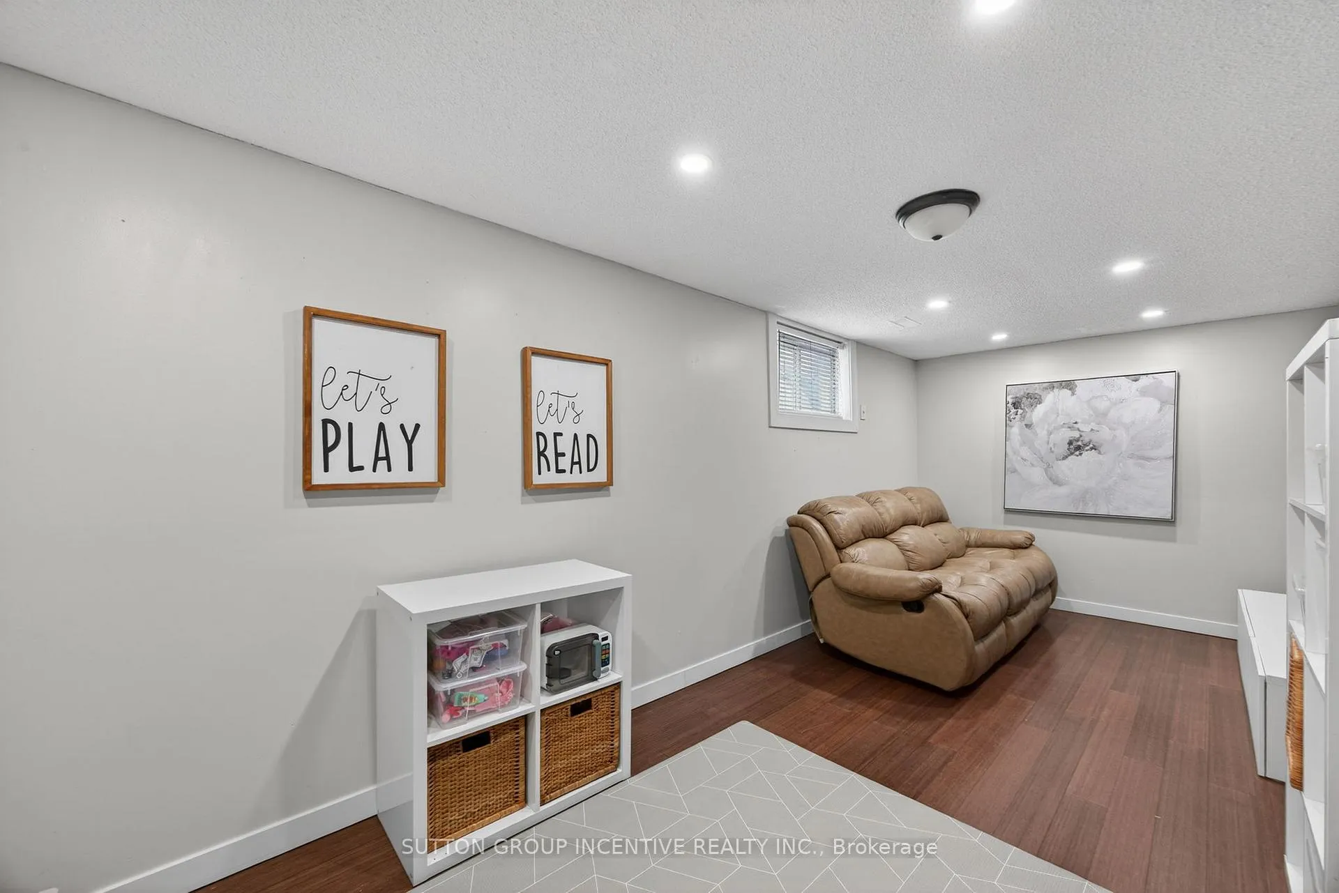 Photo 23 of 56 Shakespeare Crescent, Barrie, Letitia Heights — HOMEH