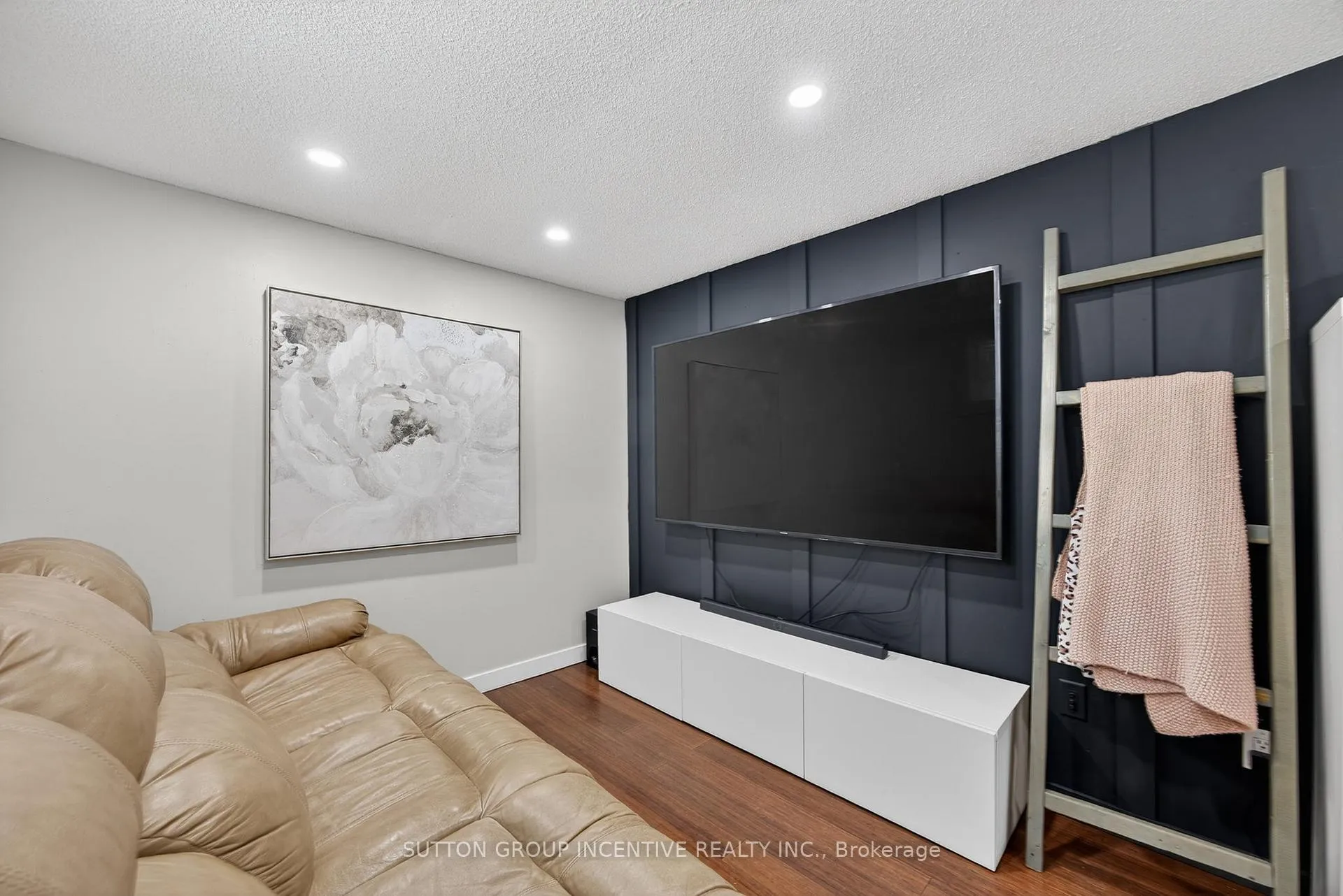 Photo 25 of 56 Shakespeare Crescent, Barrie, Letitia Heights — HOMEH