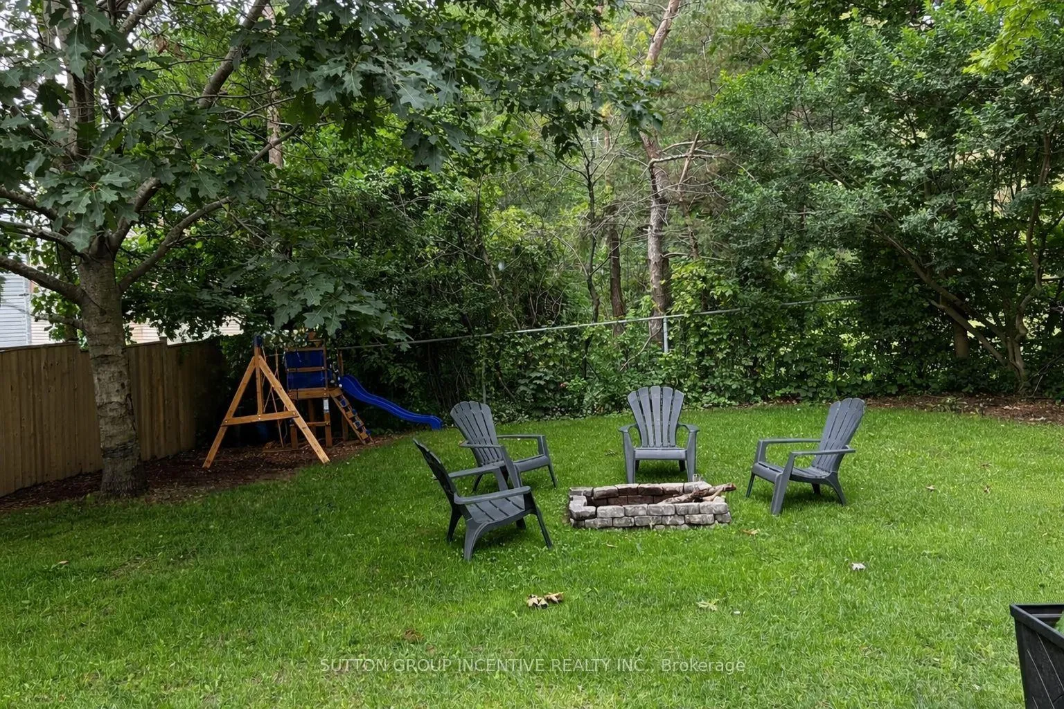 Photo 28 of 56 Shakespeare Crescent, Barrie, Letitia Heights — HOMEH