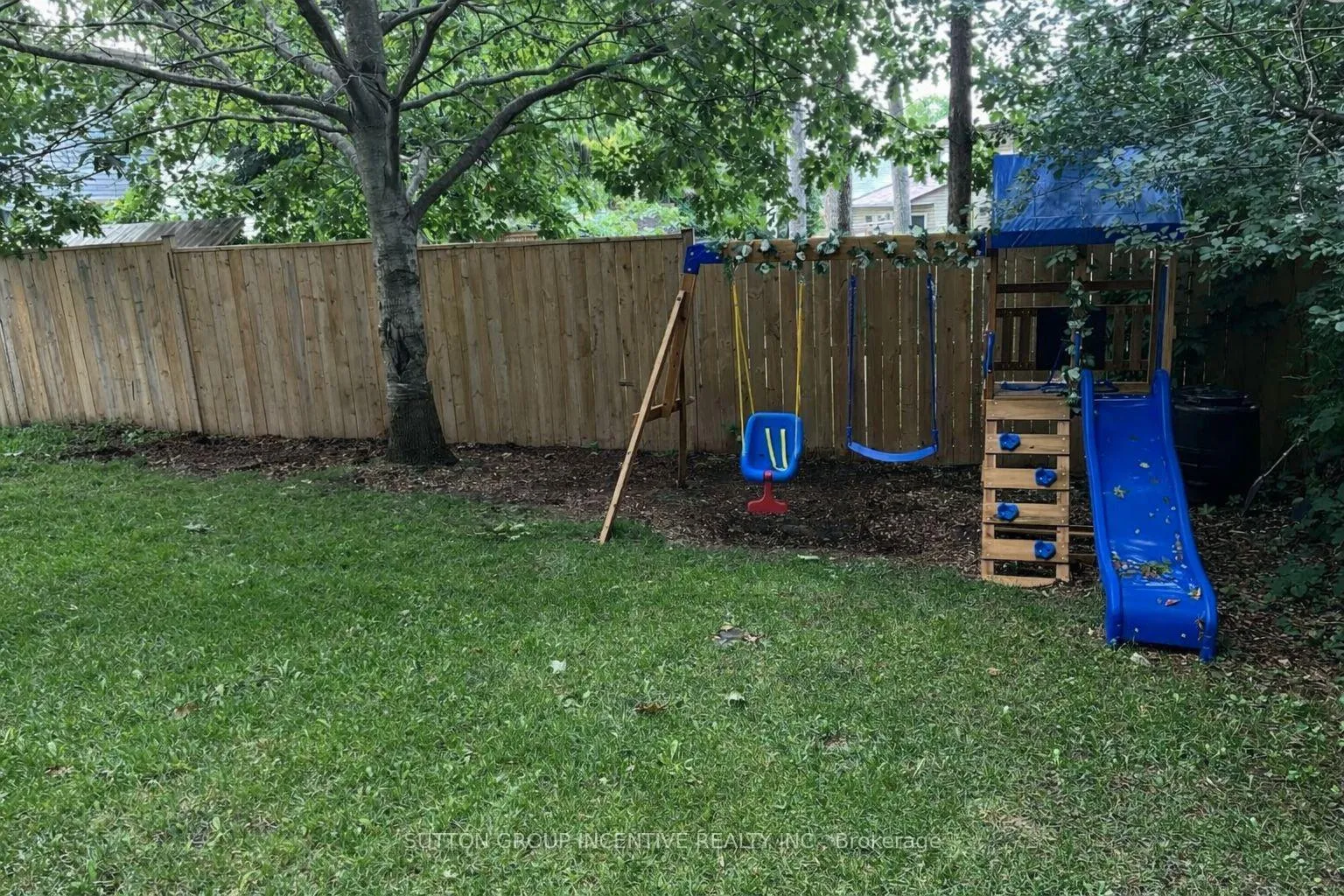 Photo 29 of 56 Shakespeare Crescent, Barrie, Letitia Heights — HOMEH