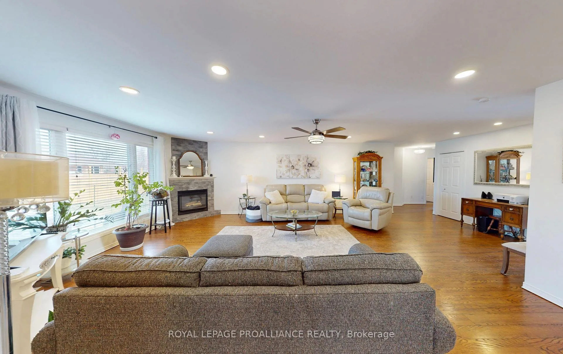 Photo 5 of 16 Hickory Grove, Belleville, Belleville Ward — HOMEH