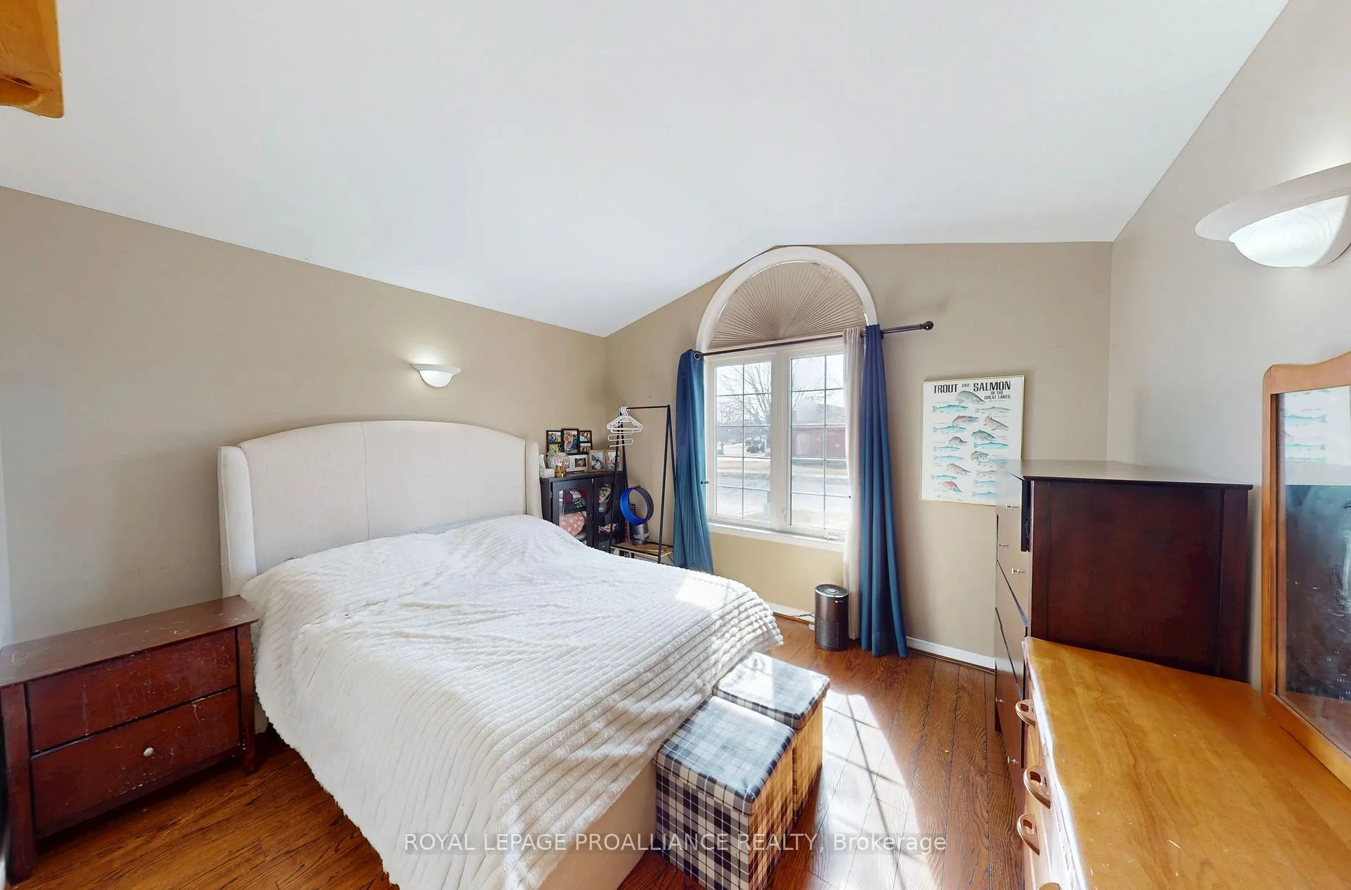 Photo 15 of 16 Hickory Grove, Belleville, Belleville Ward — HOMEH