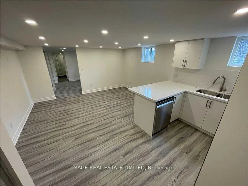 Photo 2 of Unit 1, 1084 Avenue Road, Toronto, Lawrence Park South — HOMEH