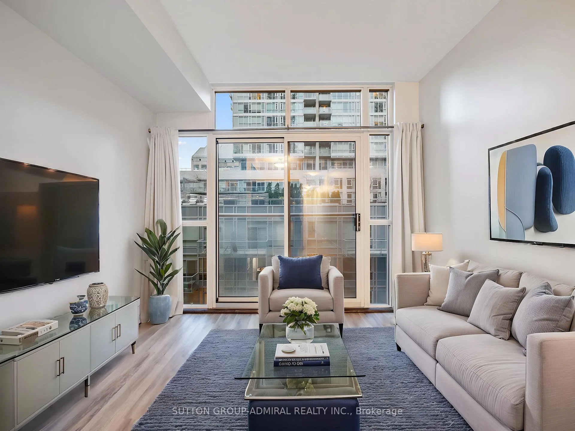 Photo 4 of Unit 718, 21 Nelson Street, Toronto, Waterfront Communities — HOMEH