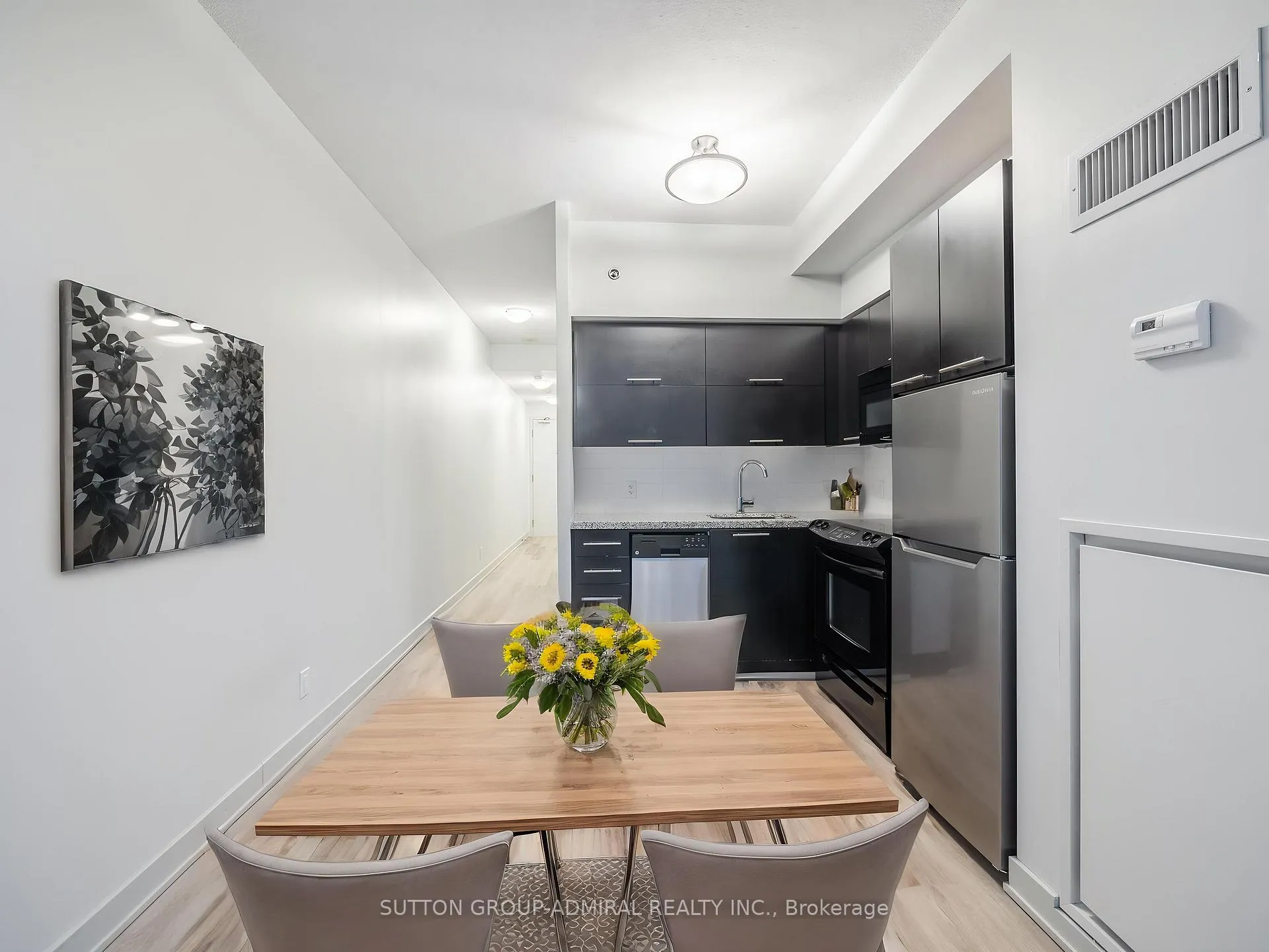Photo 5 of Unit 718, 21 Nelson Street, Toronto, Waterfront Communities — HOMEH