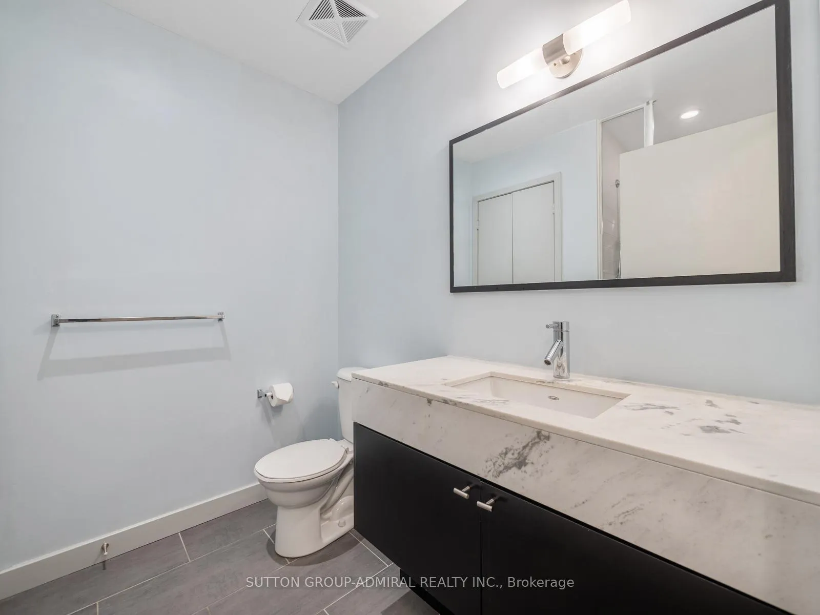 Photo 7 of Unit 718, 21 Nelson Street, Toronto, Waterfront Communities — HOMEH
