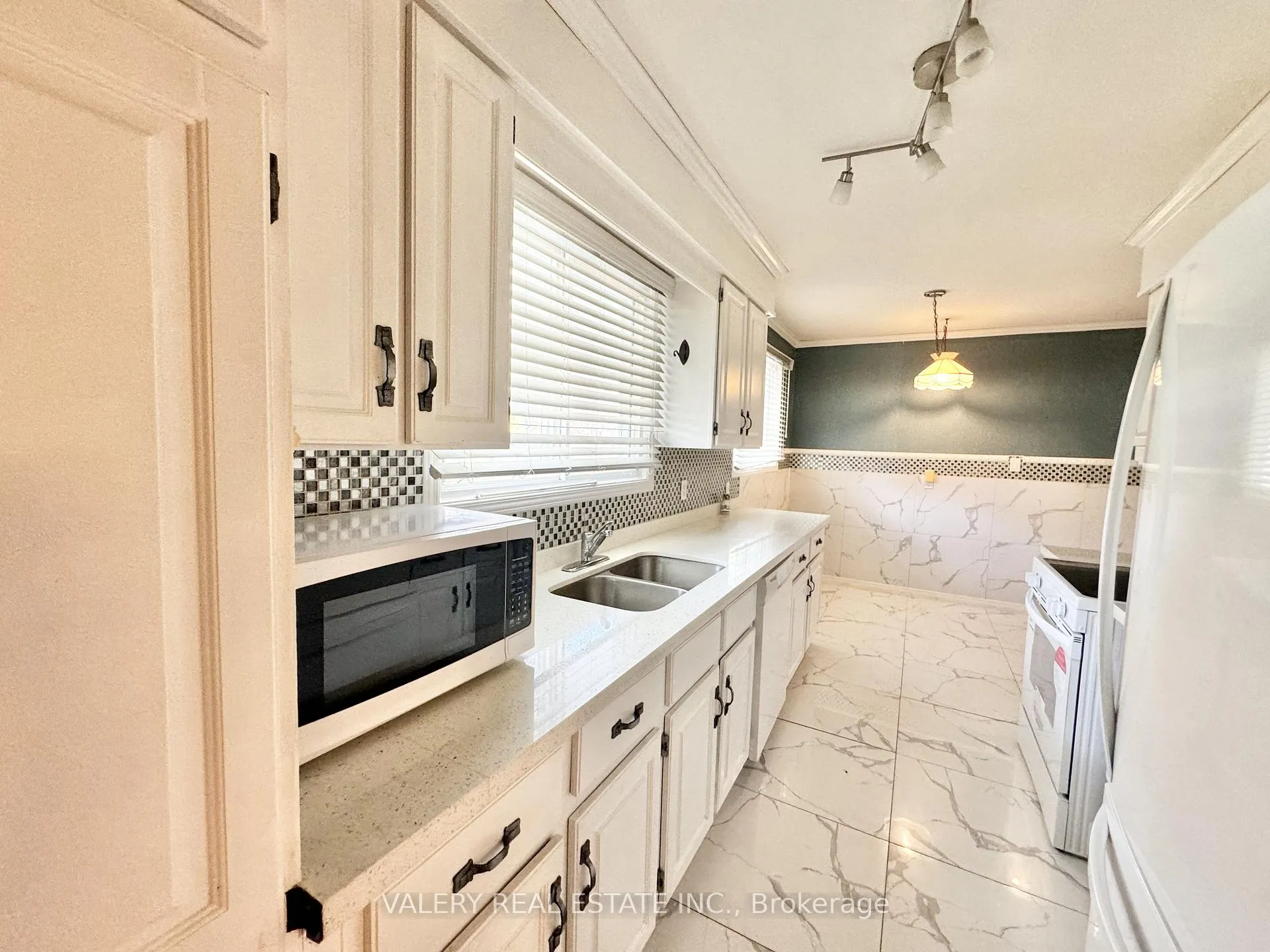 Photo 2 of Unit Main, 2949 Olde Base Line Road, Caledon, Inglewood — HOMEH