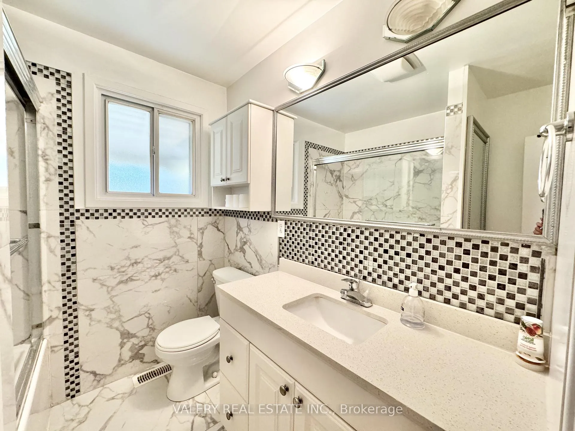 Photo 5 of Unit Main, 2949 Olde Base Line Road, Caledon, Inglewood — HOMEH