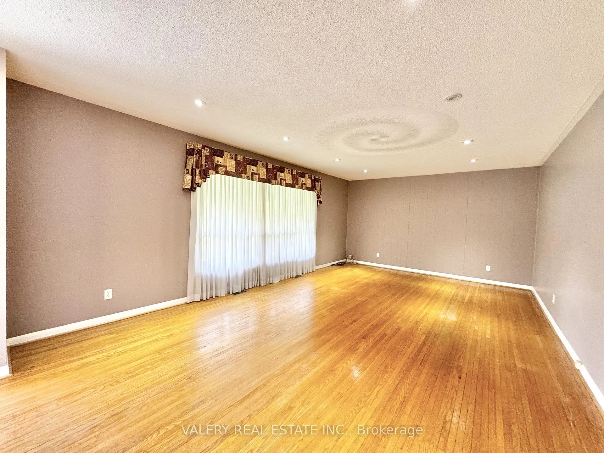 Photo 7 of Unit Main, 2949 Olde Base Line Road, Caledon, Inglewood — HOMEH