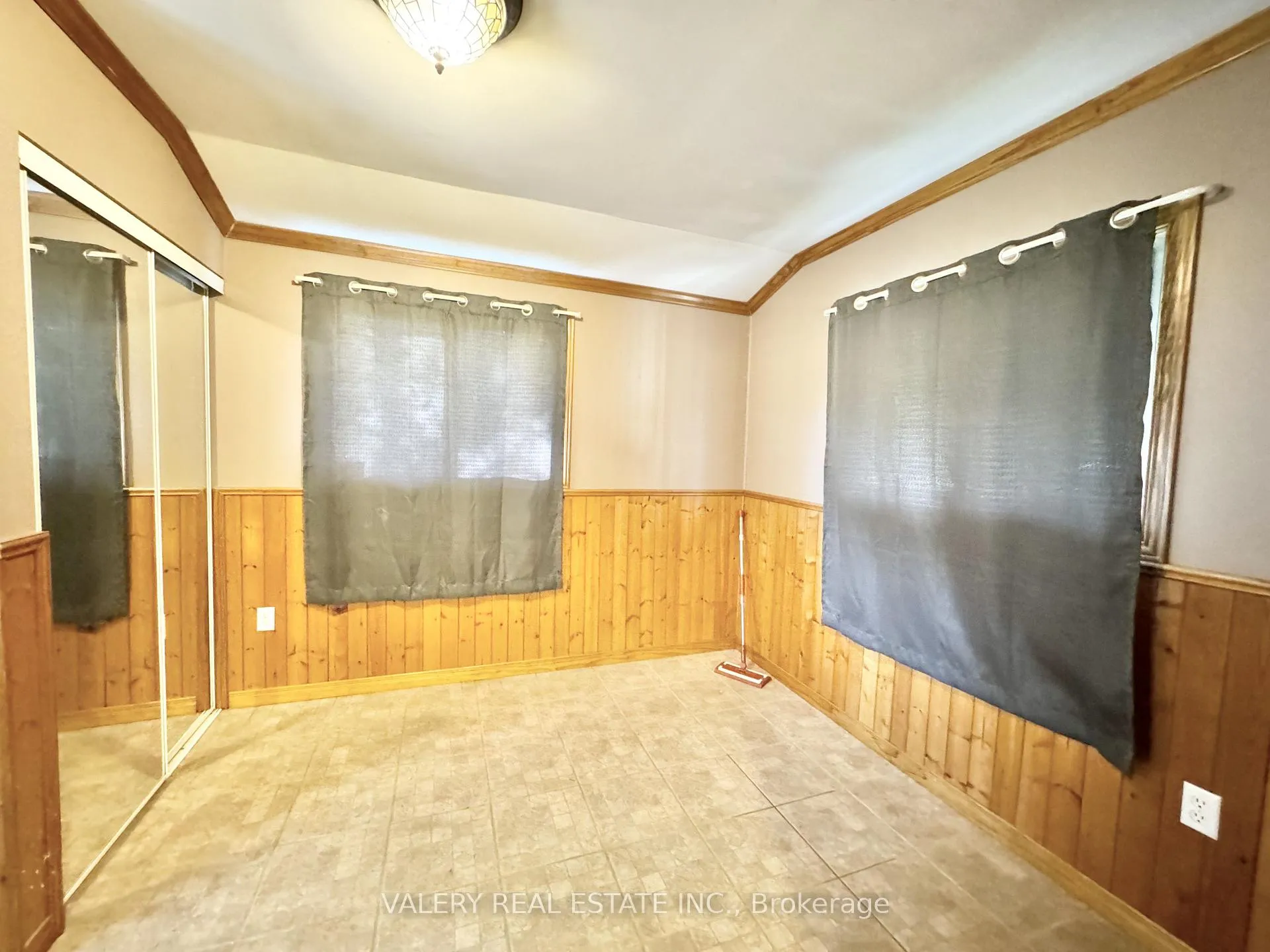 Photo 11 of Unit Main, 2949 Olde Base Line Road, Caledon, Inglewood — HOMEH