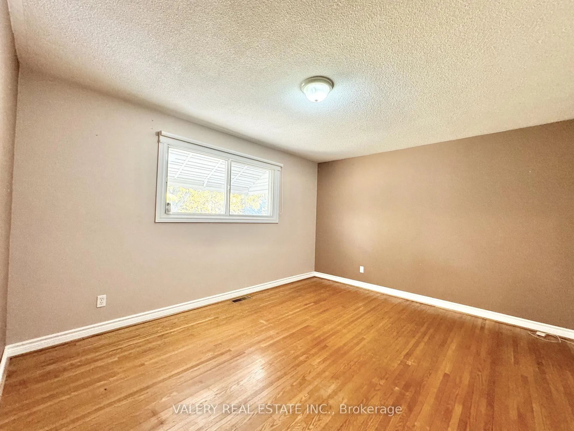 Photo 15 of Unit Main, 2949 Olde Base Line Road, Caledon, Inglewood — HOMEH