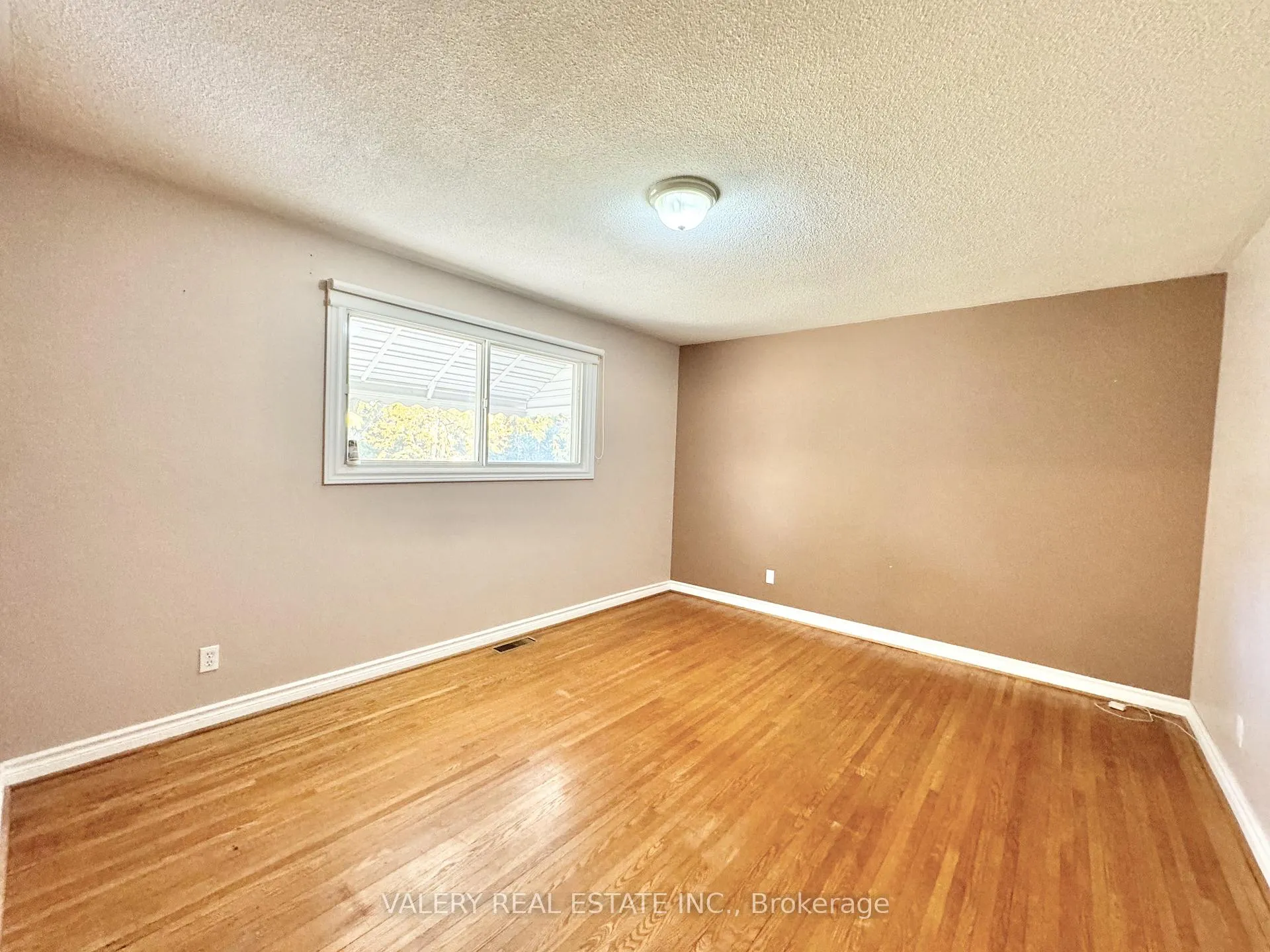 Photo 17 of Unit Main, 2949 Olde Base Line Road, Caledon, Inglewood — HOMEH