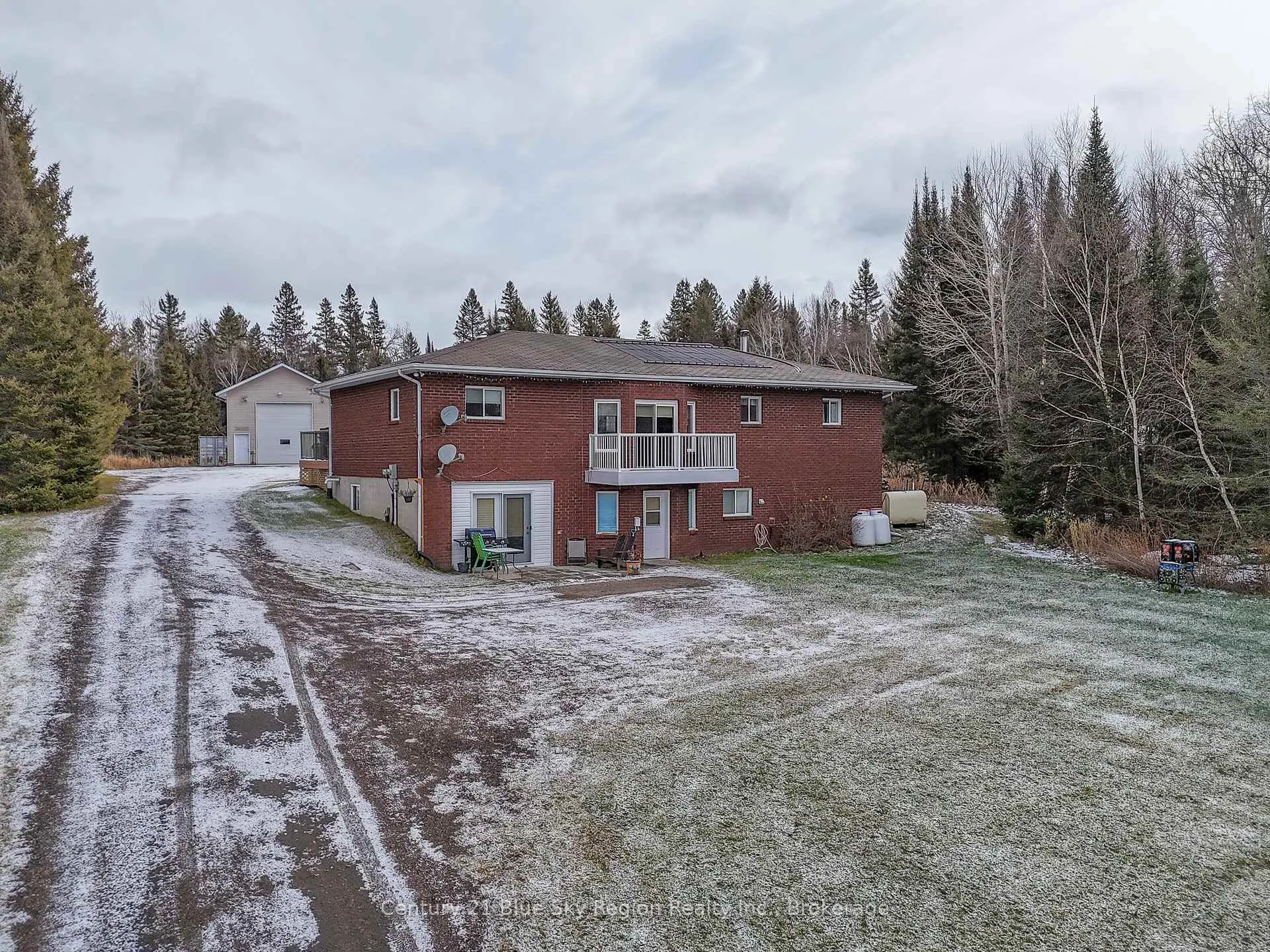 Photo 2 of 592 Genesee Lake Road, Powassan — HOMEH