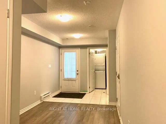 Photo 4 of 43 Minlow Way, Aurora, Rural Aurora — HOMEH