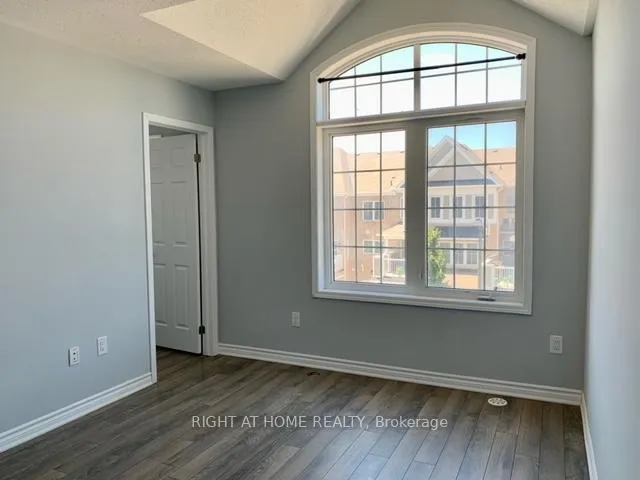 Photo 13 of 43 Minlow Way, Aurora, Rural Aurora — HOMEH