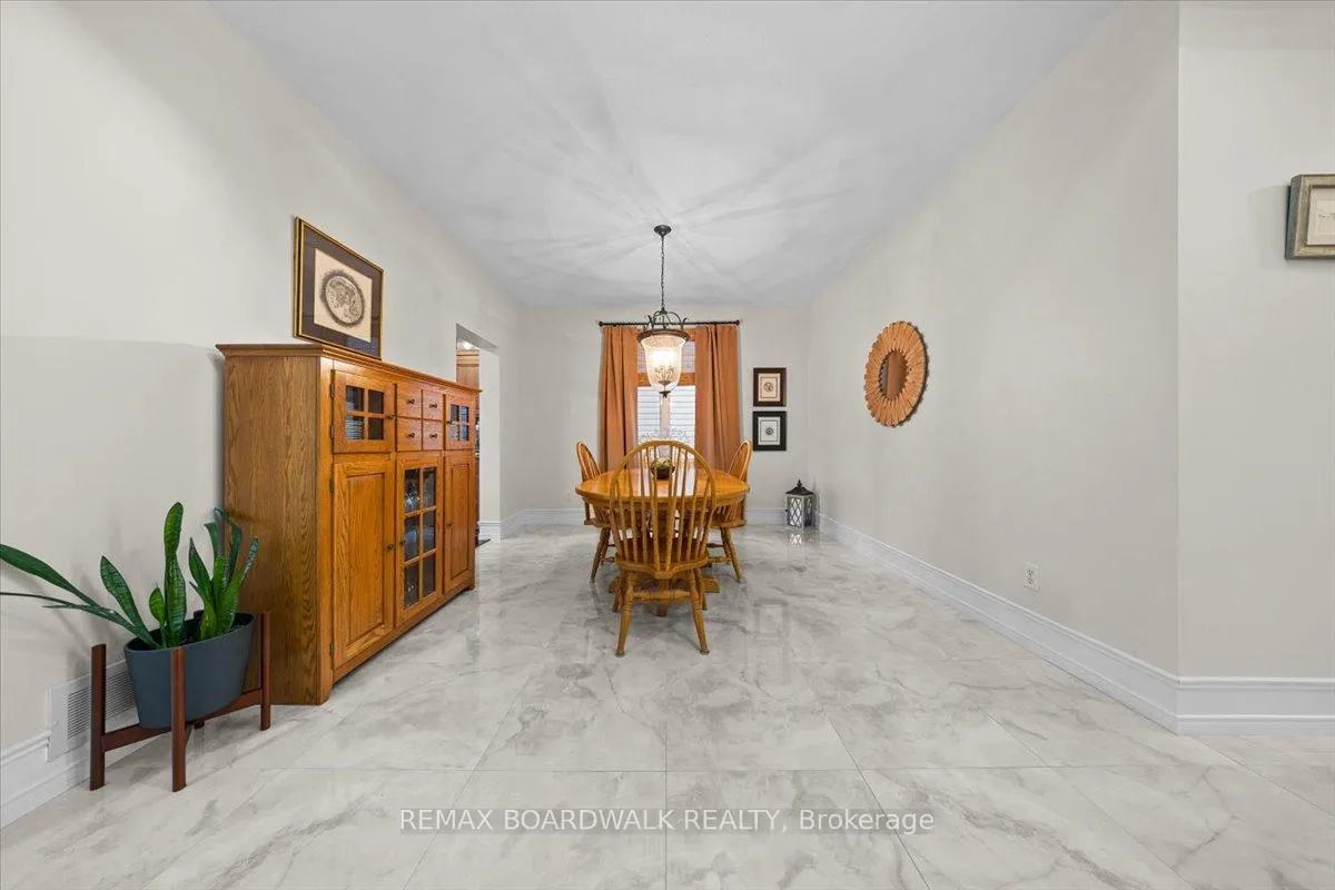 Photo 8 of 131 Chancery Crescent, Ottawa, Avalon East — HOMEH