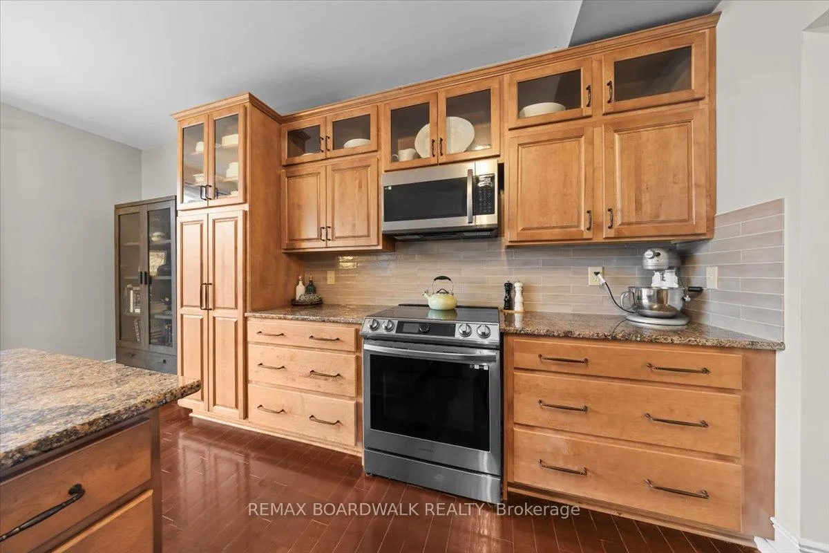 Photo 13 of 131 Chancery Crescent, Ottawa, Avalon East — HOMEH