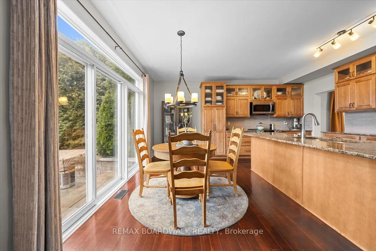 Photo 18 of 131 Chancery Crescent, Ottawa, Avalon East — HOMEH
