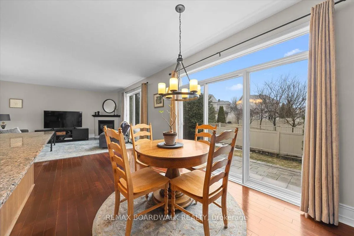 Photo 19 of 131 Chancery Crescent, Ottawa, Avalon East — HOMEH