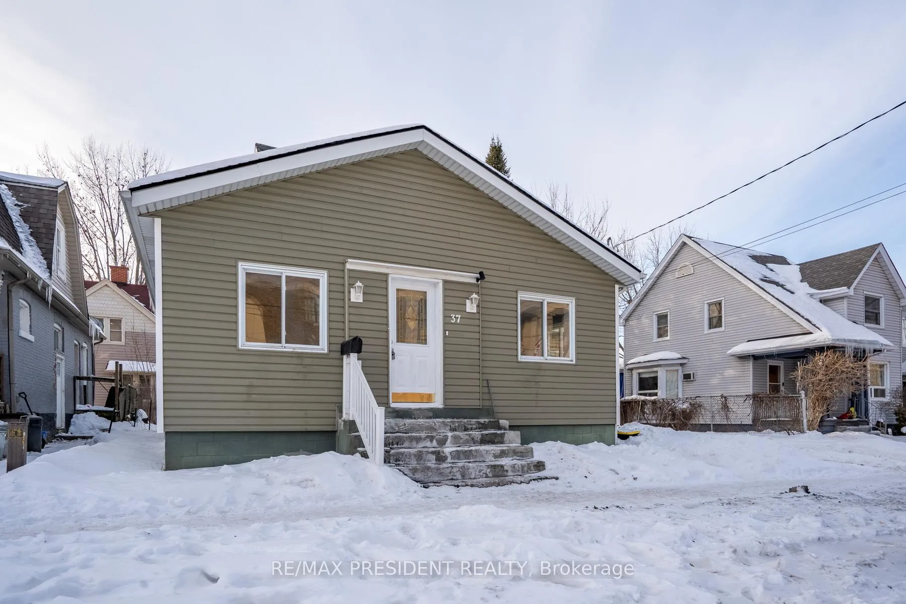 Photo 2 of 37 Catherine Street, St. Catharines, Downtown — HOMEH
