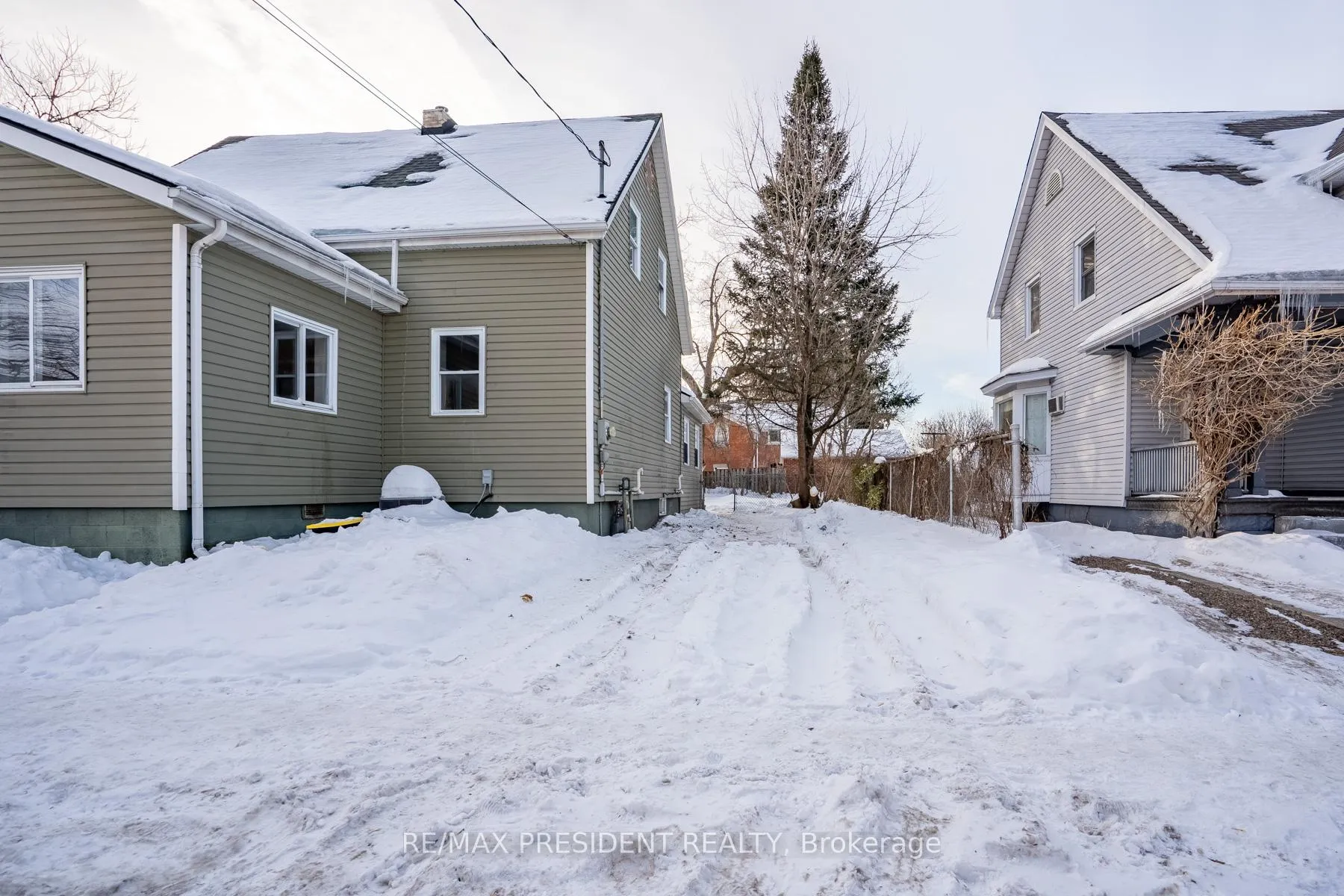 Photo 4 of 37 Catherine Street, St. Catharines, Downtown — HOMEH