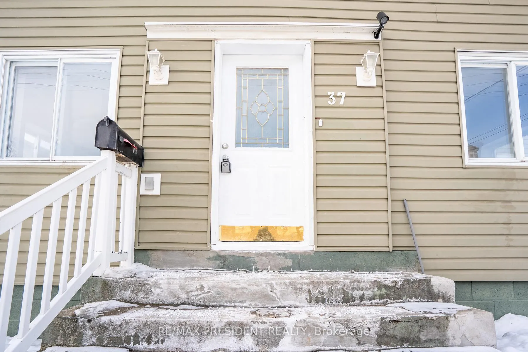 Photo 5 of 37 Catherine Street, St. Catharines, Downtown — HOMEH