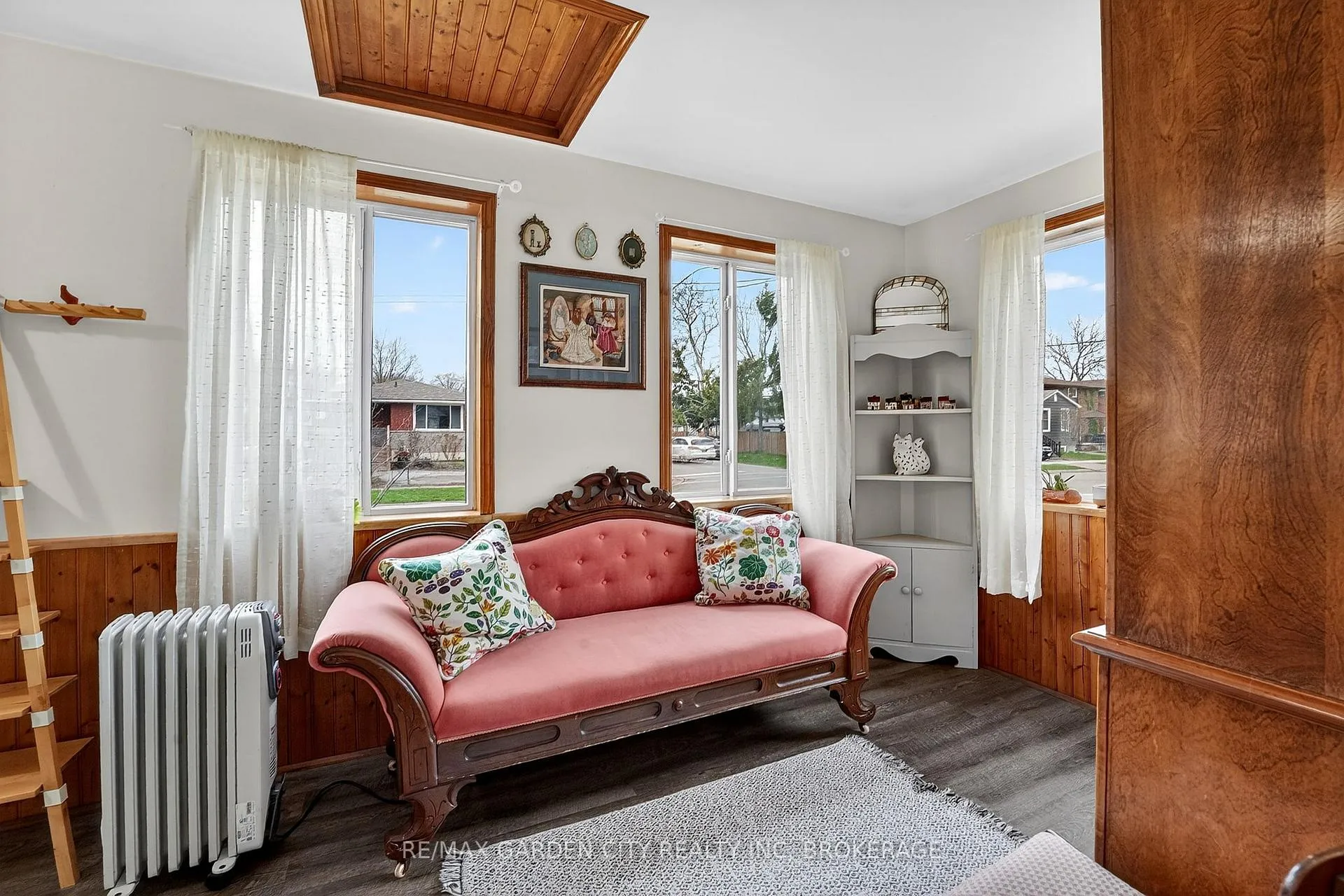 Photo 6 of 56 Margery Avenue, St. Catharines, Haig — HOMEH