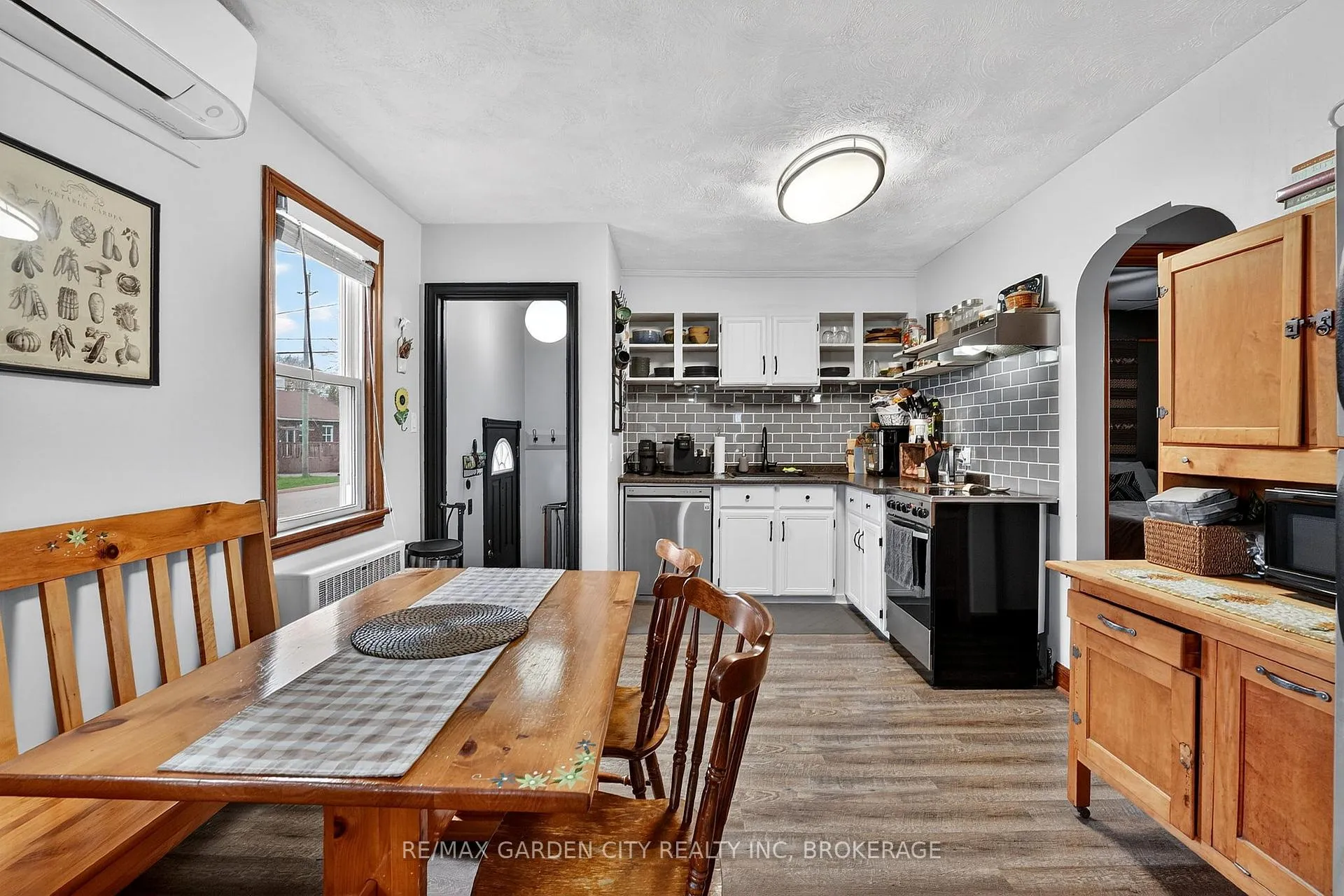Photo 16 of 56 Margery Avenue, St. Catharines, Haig — HOMEH