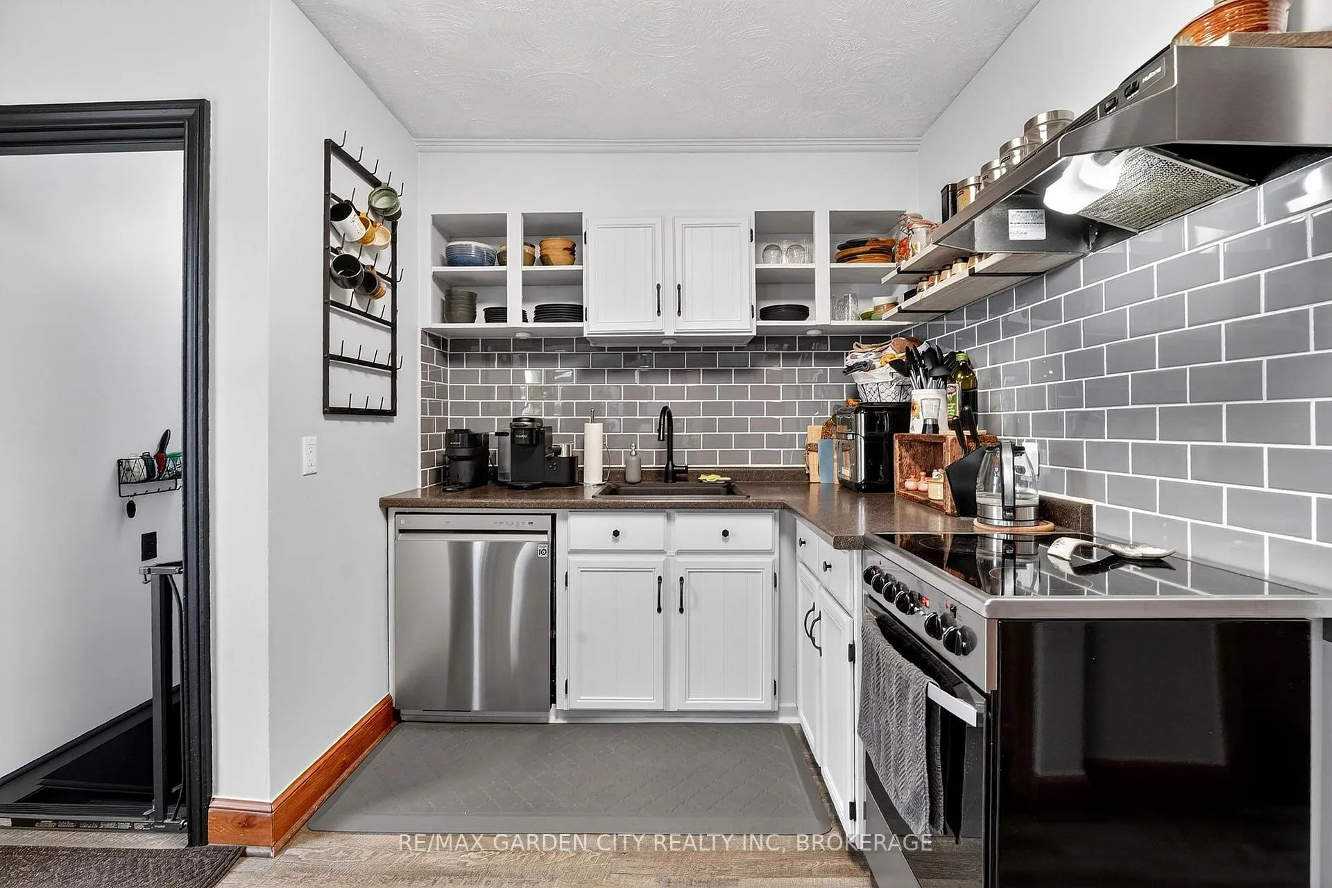 Photo 19 of 56 Margery Avenue, St. Catharines, Haig — HOMEH