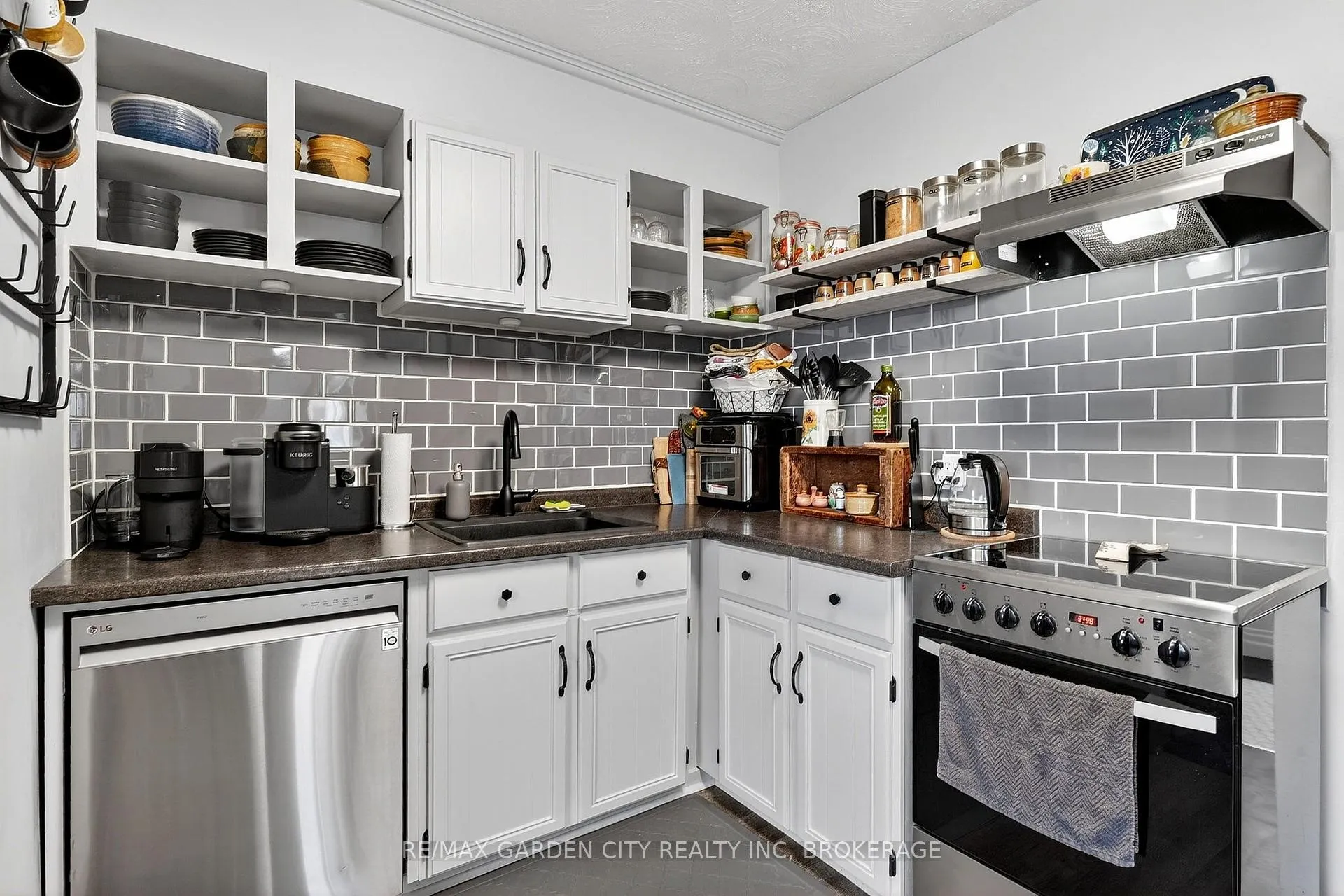 Photo 20 of 56 Margery Avenue, St. Catharines, Haig — HOMEH
