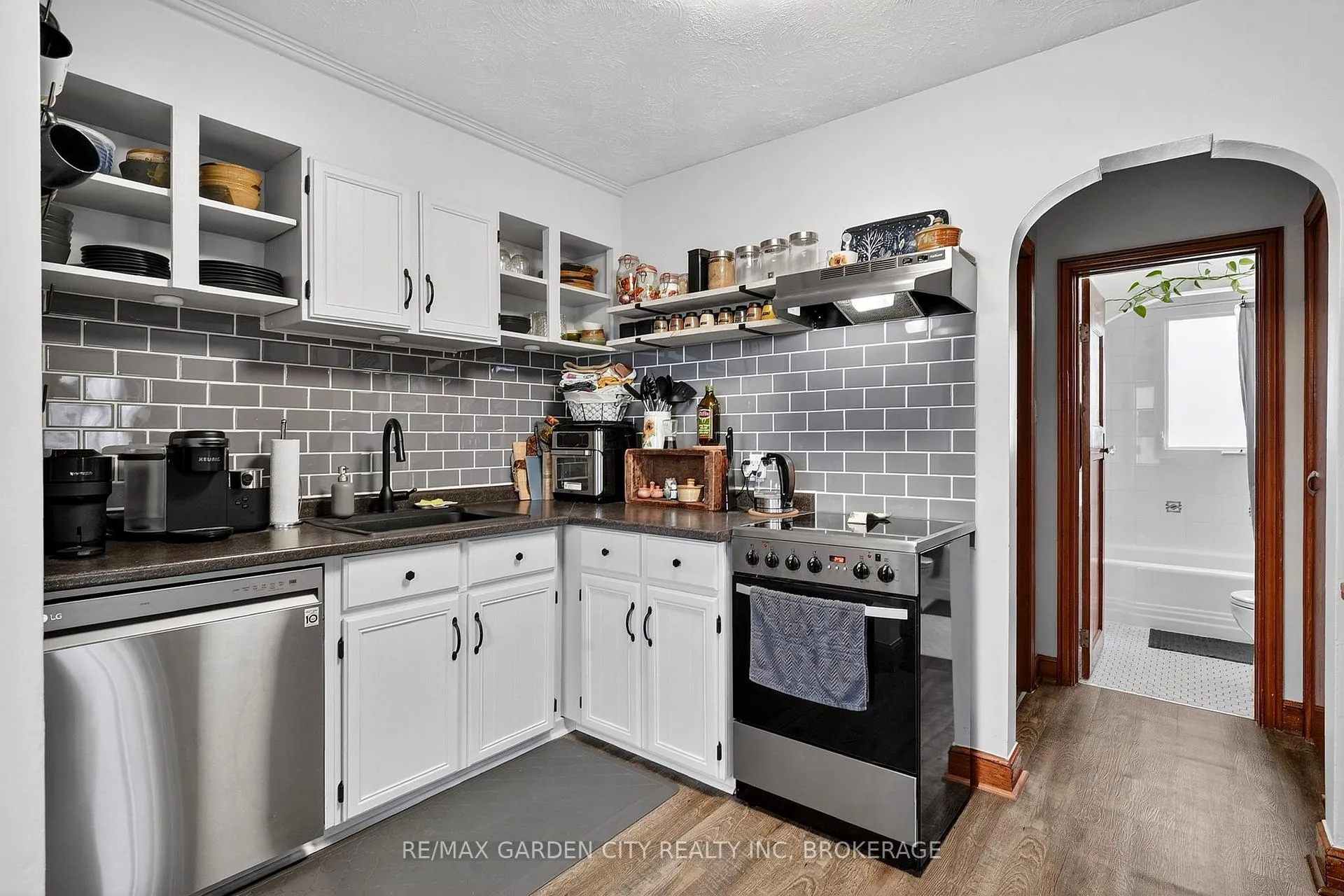 Photo 21 of 56 Margery Avenue, St. Catharines, Haig — HOMEH