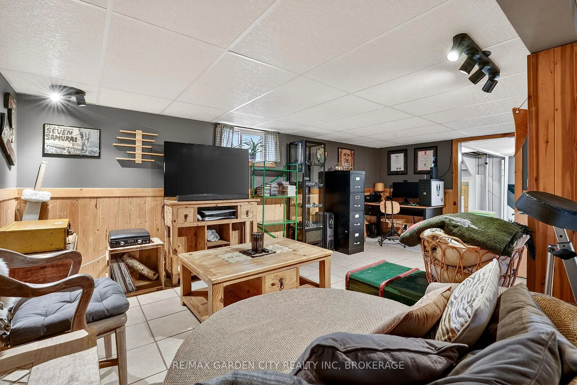Photo 36 of 56 Margery Avenue, St. Catharines, Haig — HOMEH