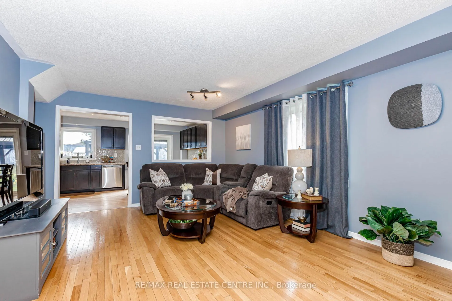 Photo 6 of 60 Native Landing, Brampton, Fletcher's Creek Village — HOMEH
