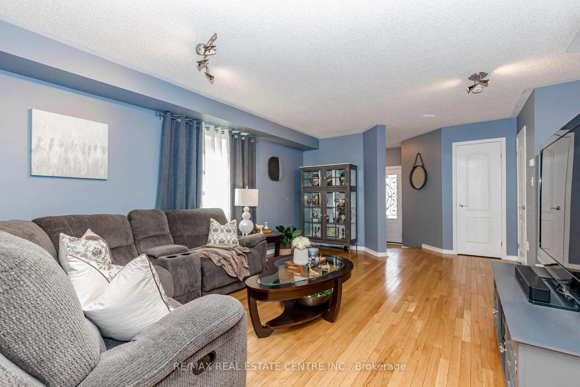 Photo 8 of 60 Native Landing, Brampton, Fletcher's Creek Village — HOMEH