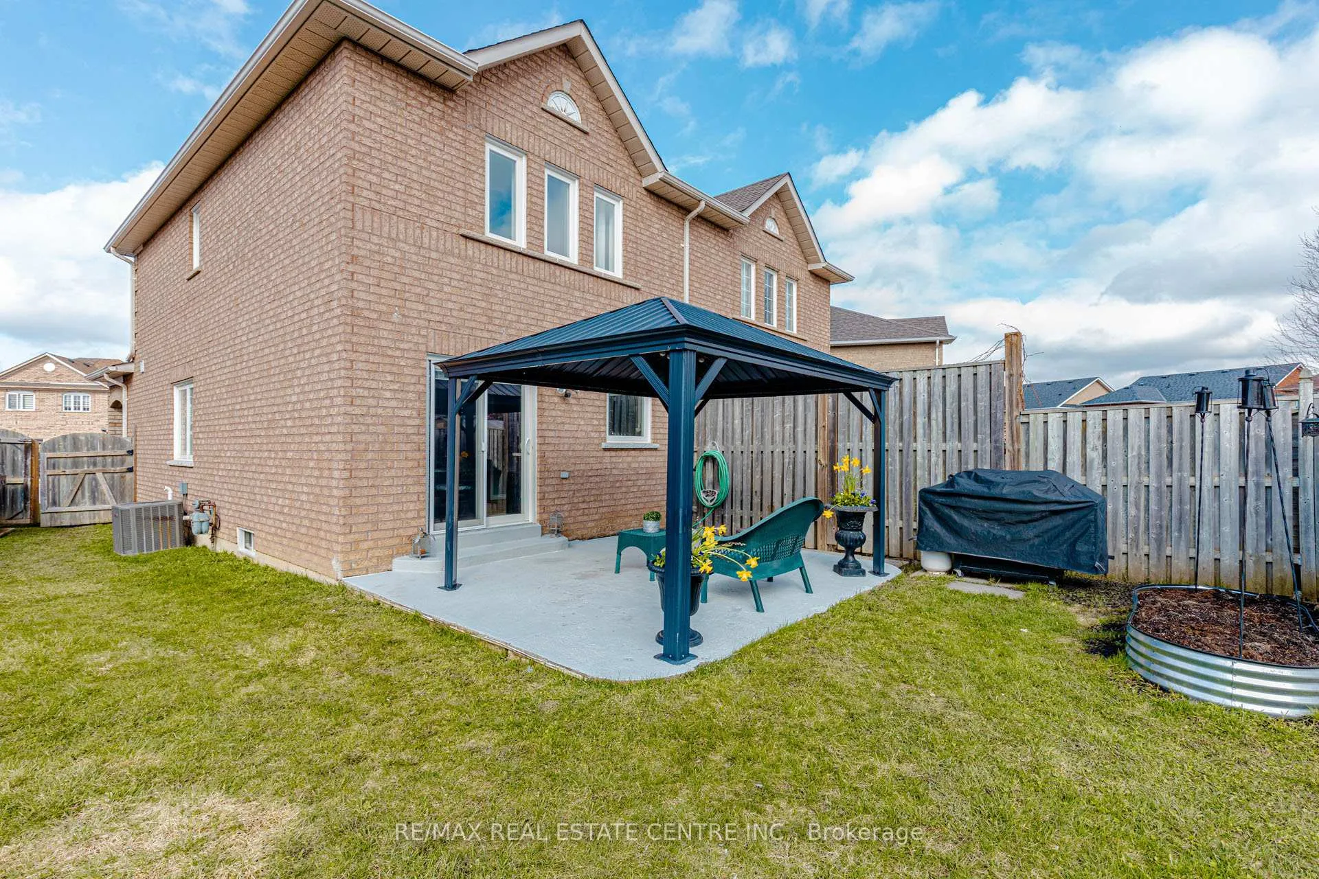 Photo 24 of 60 Native Landing, Brampton, Fletcher's Creek Village — HOMEH