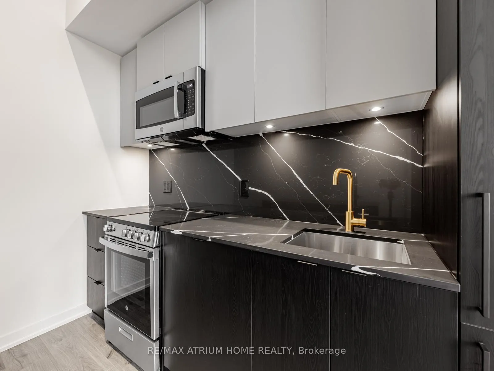 Photo 12 of Unit 706, 285 Dufferin Street, Toronto, South Parkdale — HOMEH