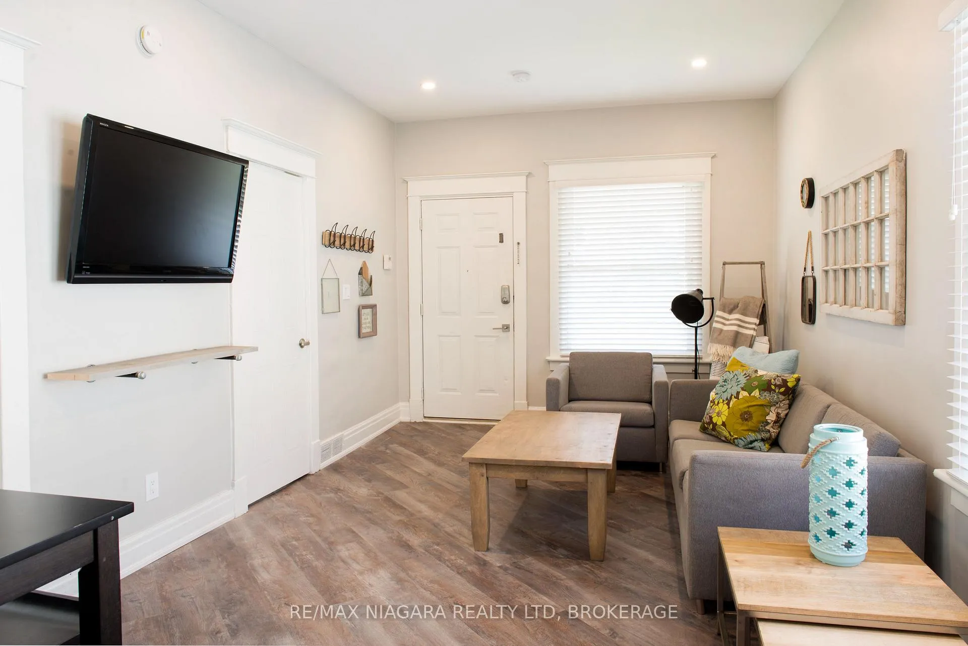 Photo 4 of 5700 Spring Street, Niagara Falls, Hospital — HOMEH